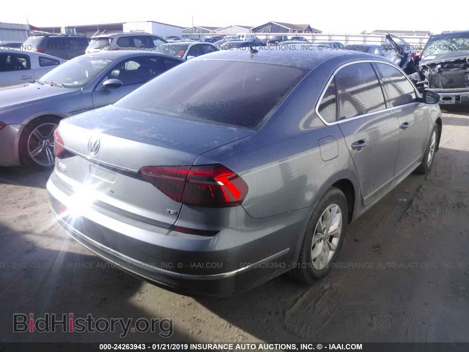 2017 VOLKSWAGEN PASSAT - VIN: 1VWAT7A3XHC000687 - Фото 4