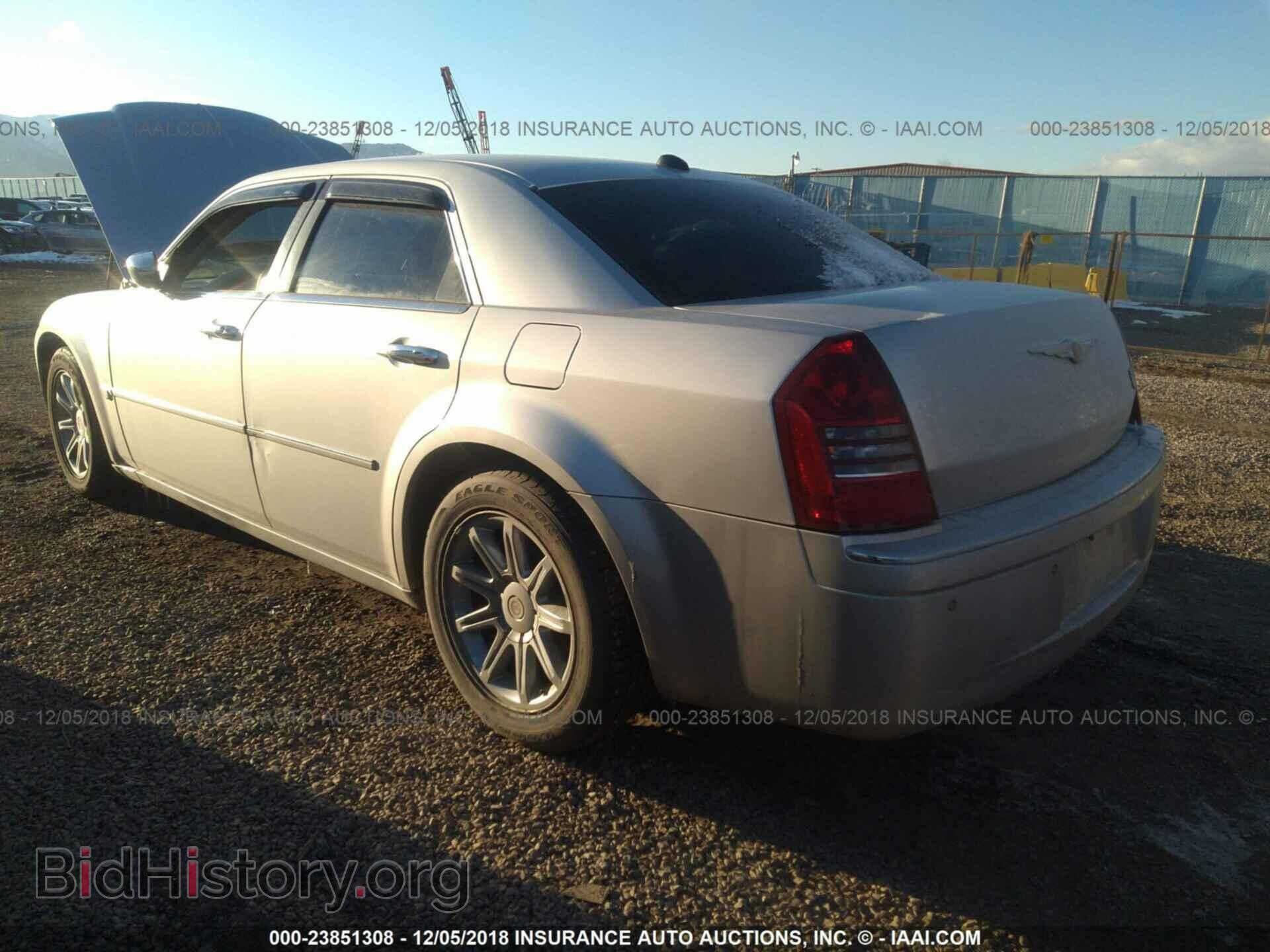2005 CHRYSLER 300C - VIN: 2C3AA63H05H651237 - Photo 3