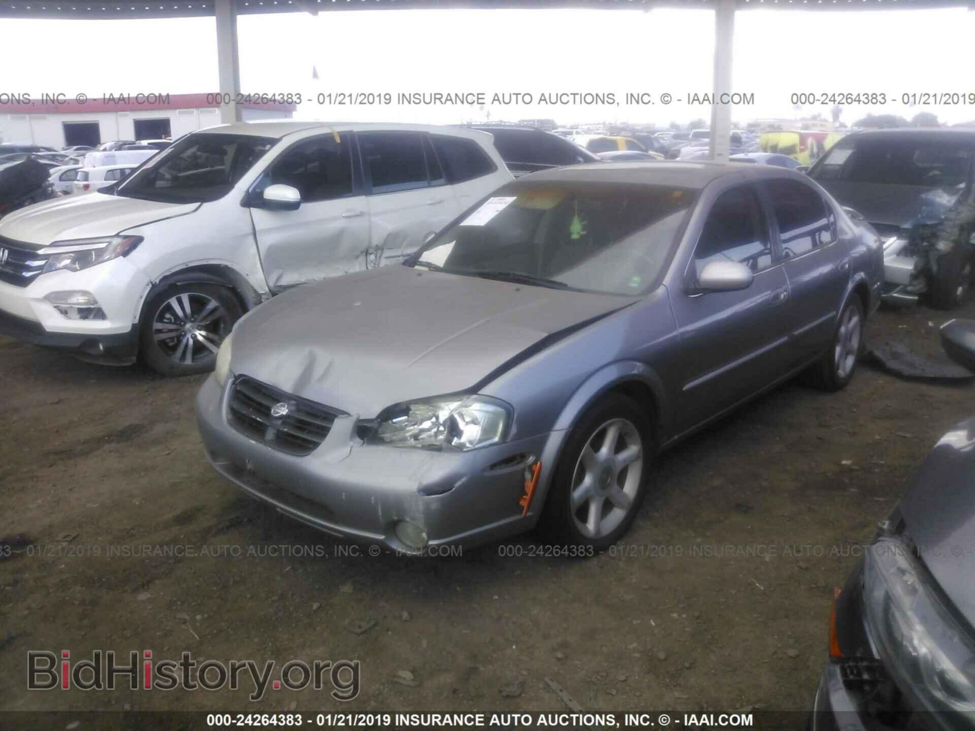 2000 NISSAN MAXIMA - VIN: JN1CA31D3YT541697 - Photo 2