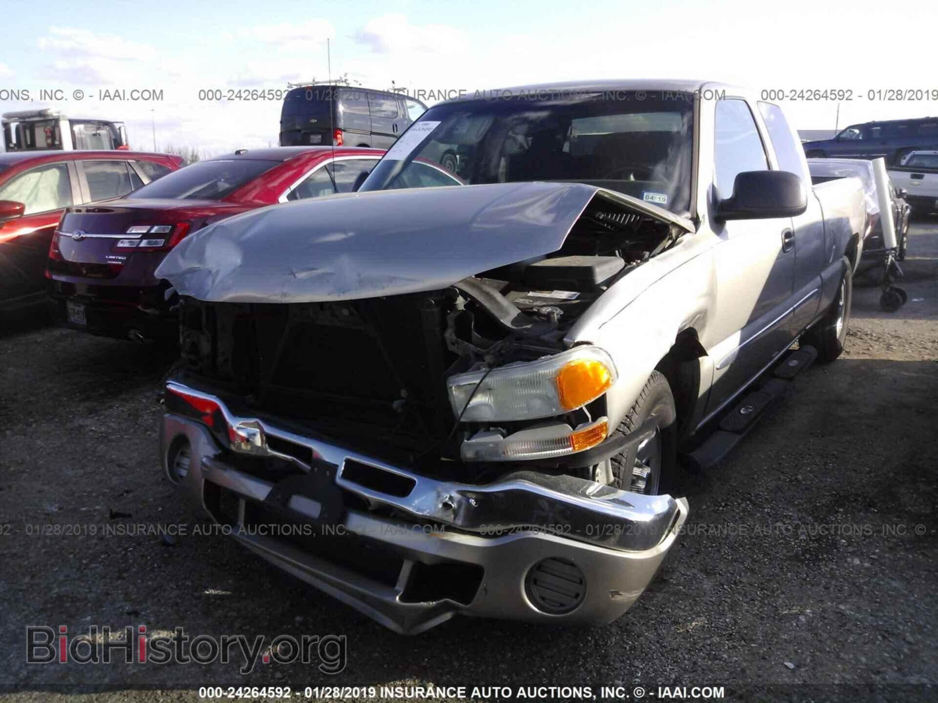 2003 GMC NEW SIERRA - VIN: 2GTEC19V731282082 - Фото 2
