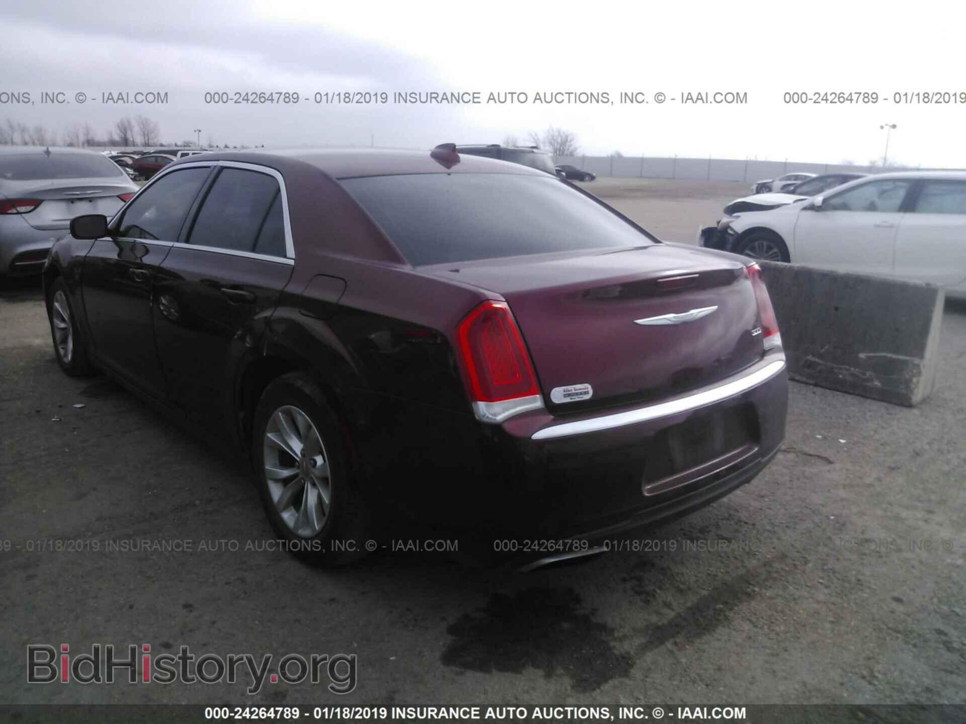 2015 CHRYSLER 300 - VIN: 2C3CCAAG2FH828890 - Фото 3