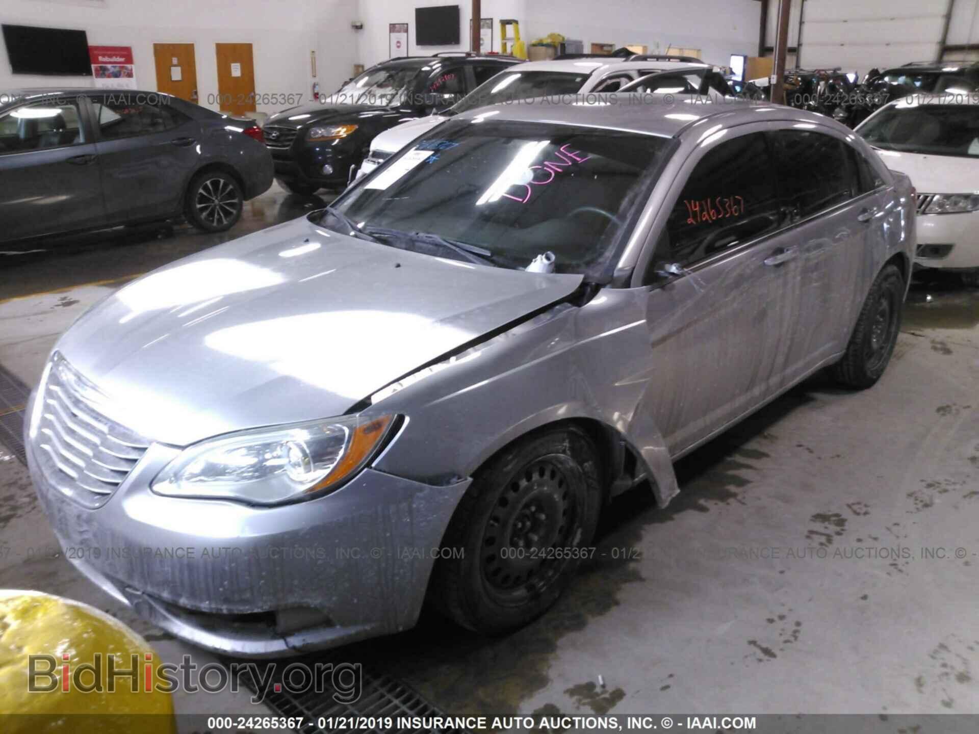 2013 CHRYSLER 200 - VIN: 1C3CCBBB8DN509815 - Фото 2