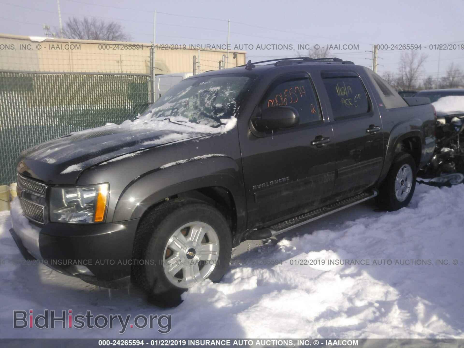 2011 CHEVROLET AVALANCHE - VIN: 3GNTKFE35BG274703 - Фото 2