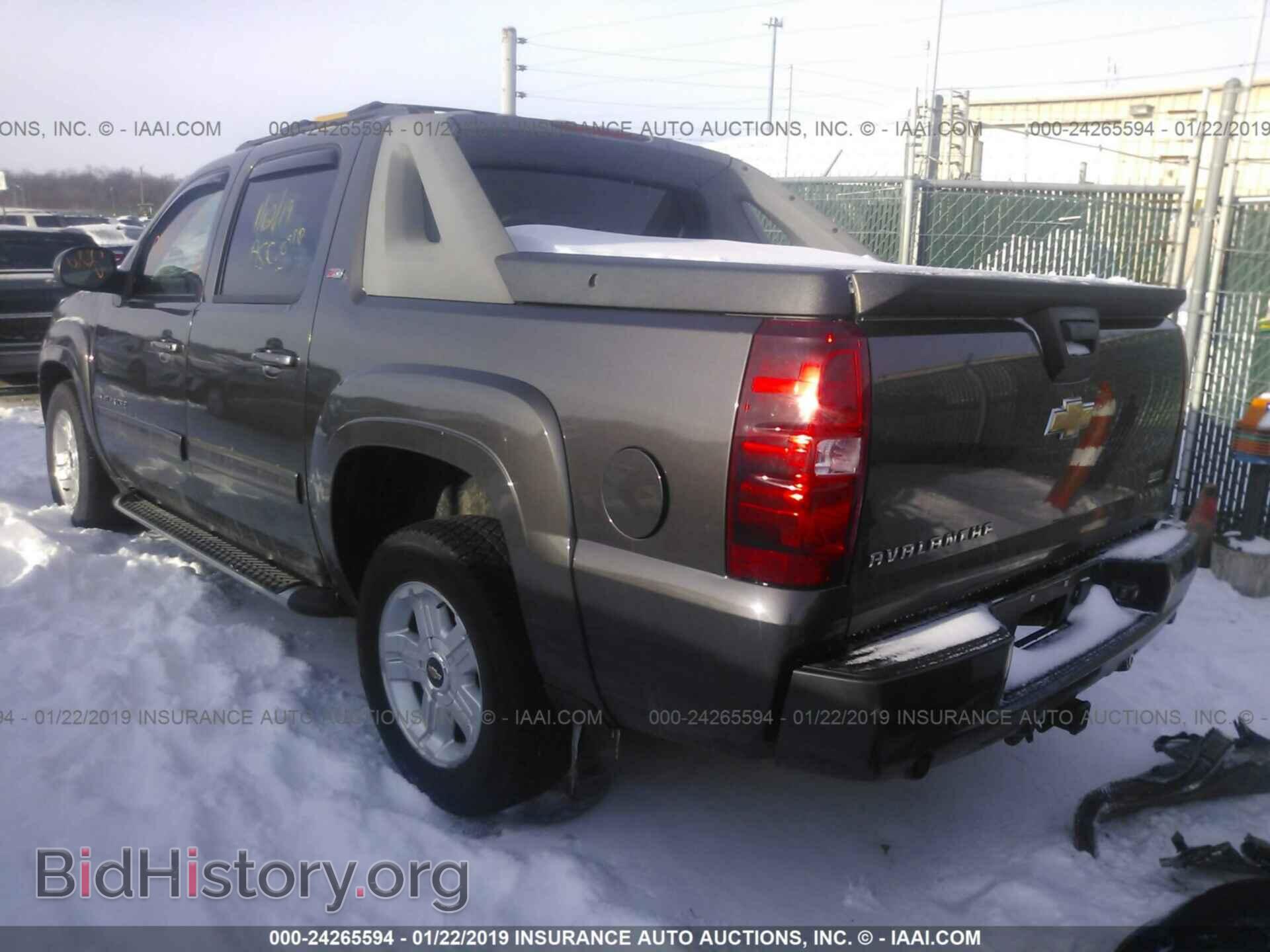 2011 CHEVROLET AVALANCHE - VIN: 3GNTKFE35BG274703 - Фото 3