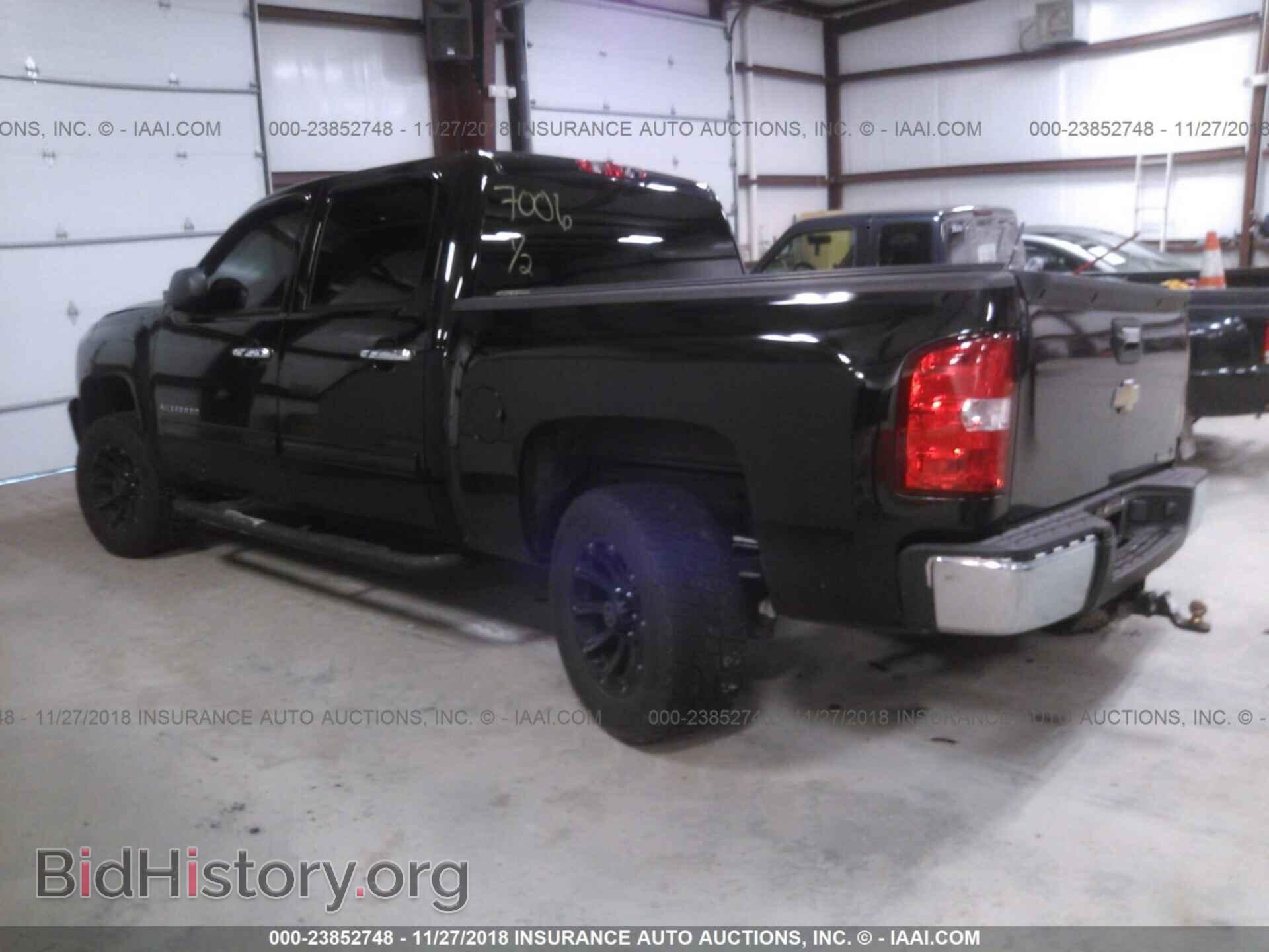 2011 CHEVROLET SILVERADO - VIN: 3GCPKSE3XBG407006 - Фото 3