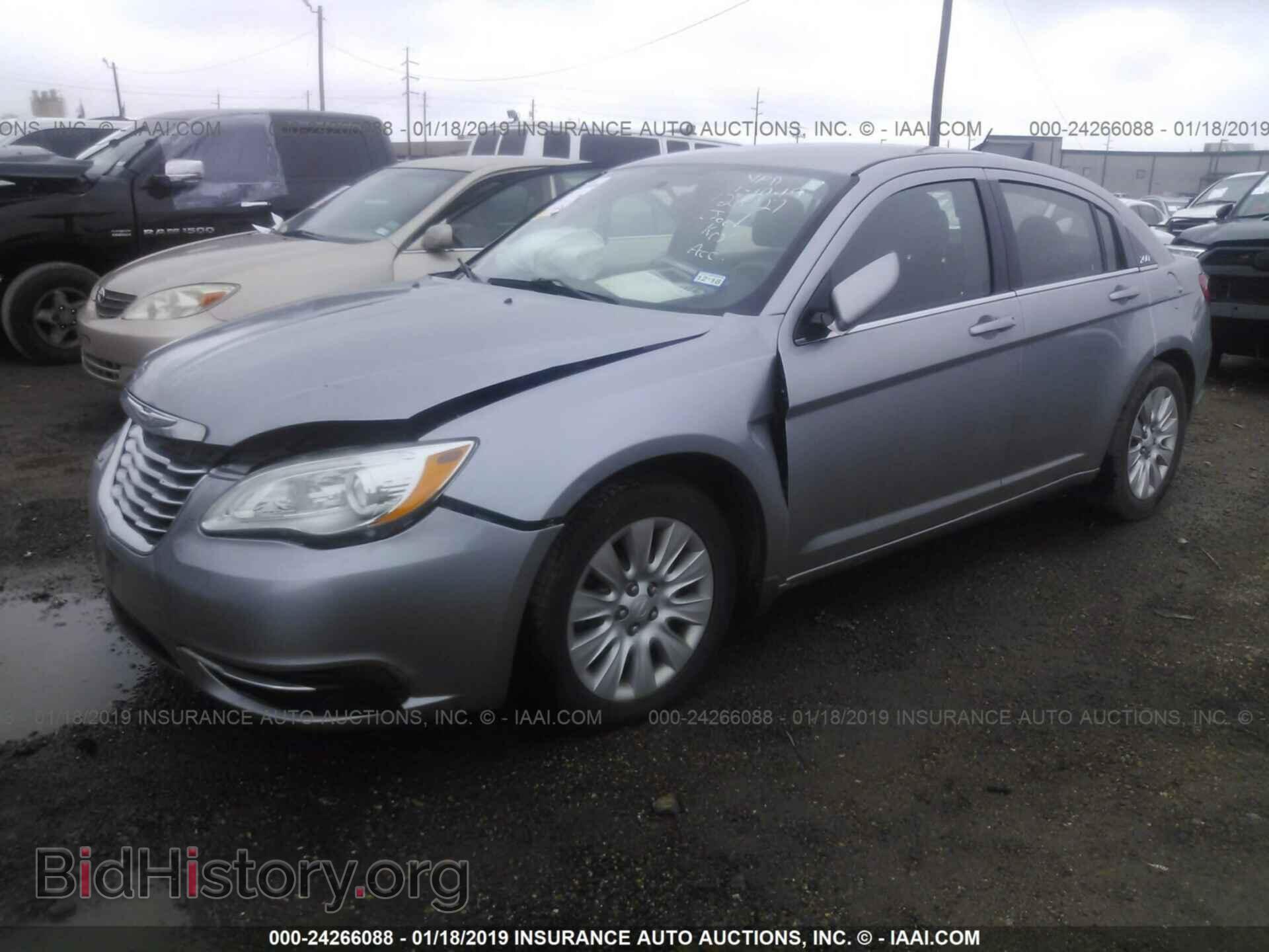 2013 CHRYSLER 200 - VIN: 1C3CCBAG7DN737592 - Photo 2