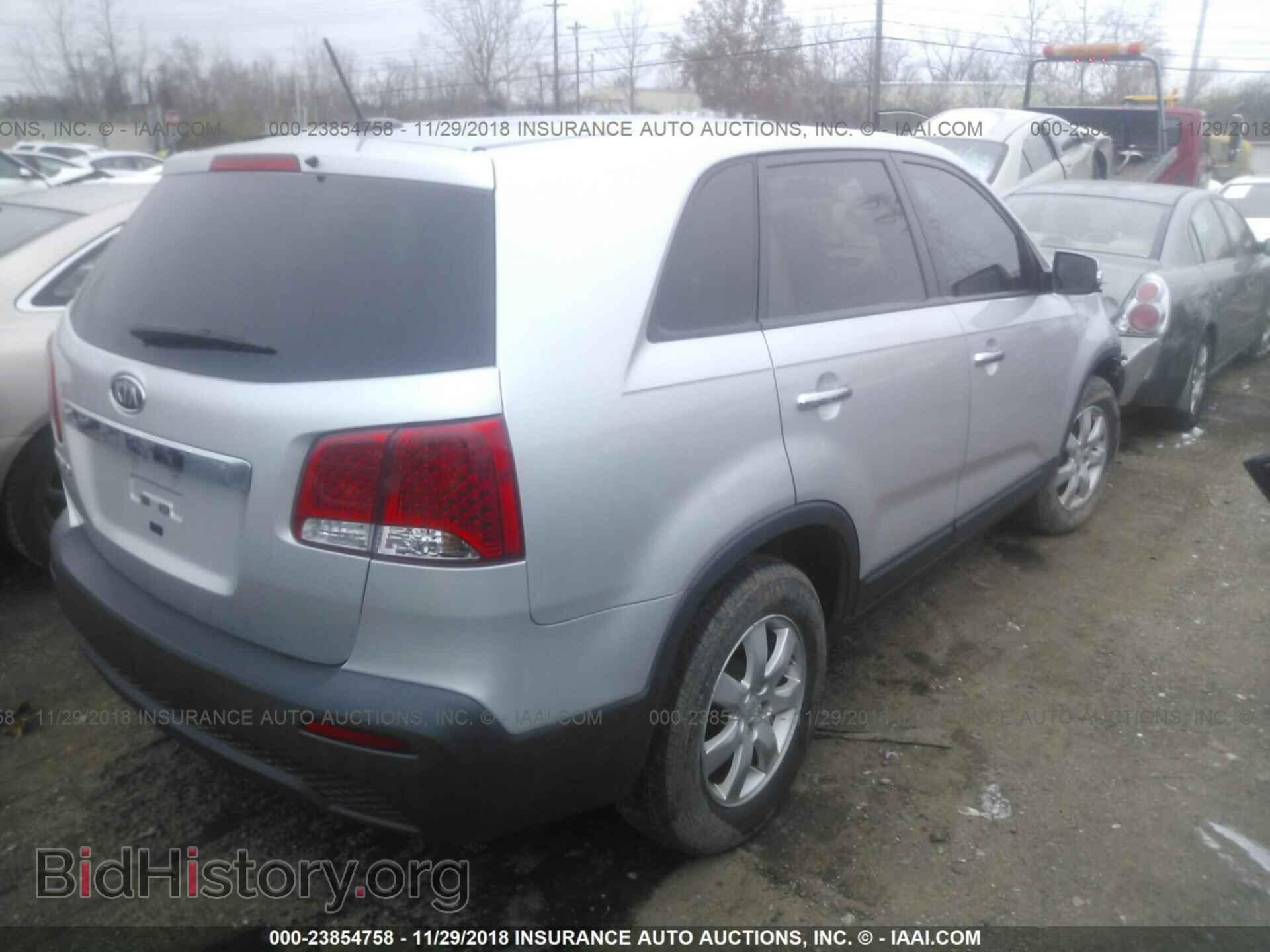 2012 KIA SORENTO - VIN: 5XYKT3A10CG192995 - Фото 4