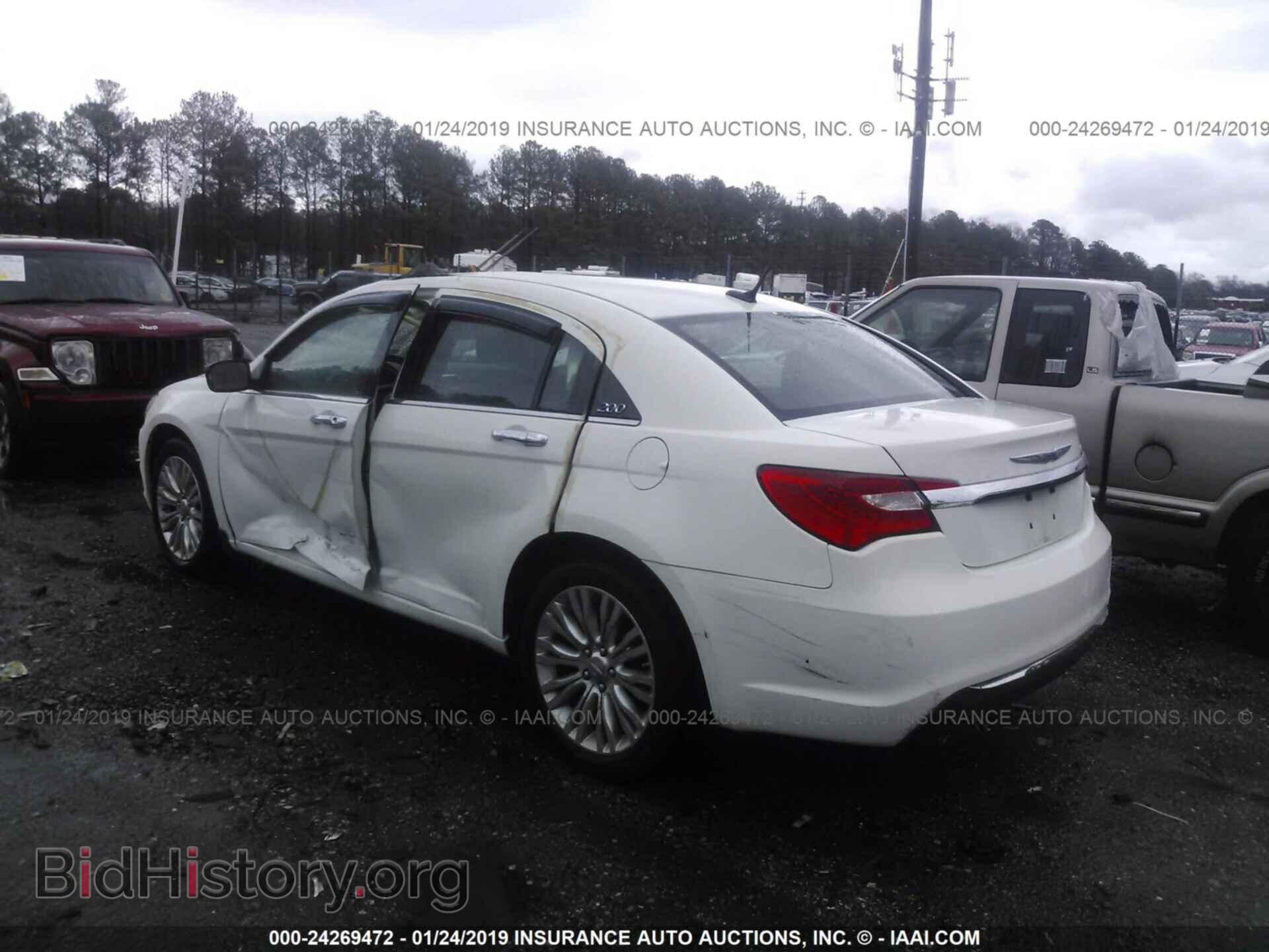 2011 CHRYSLER 200 - VIN: 1C3BC2FGXBN520118 - Фото 3