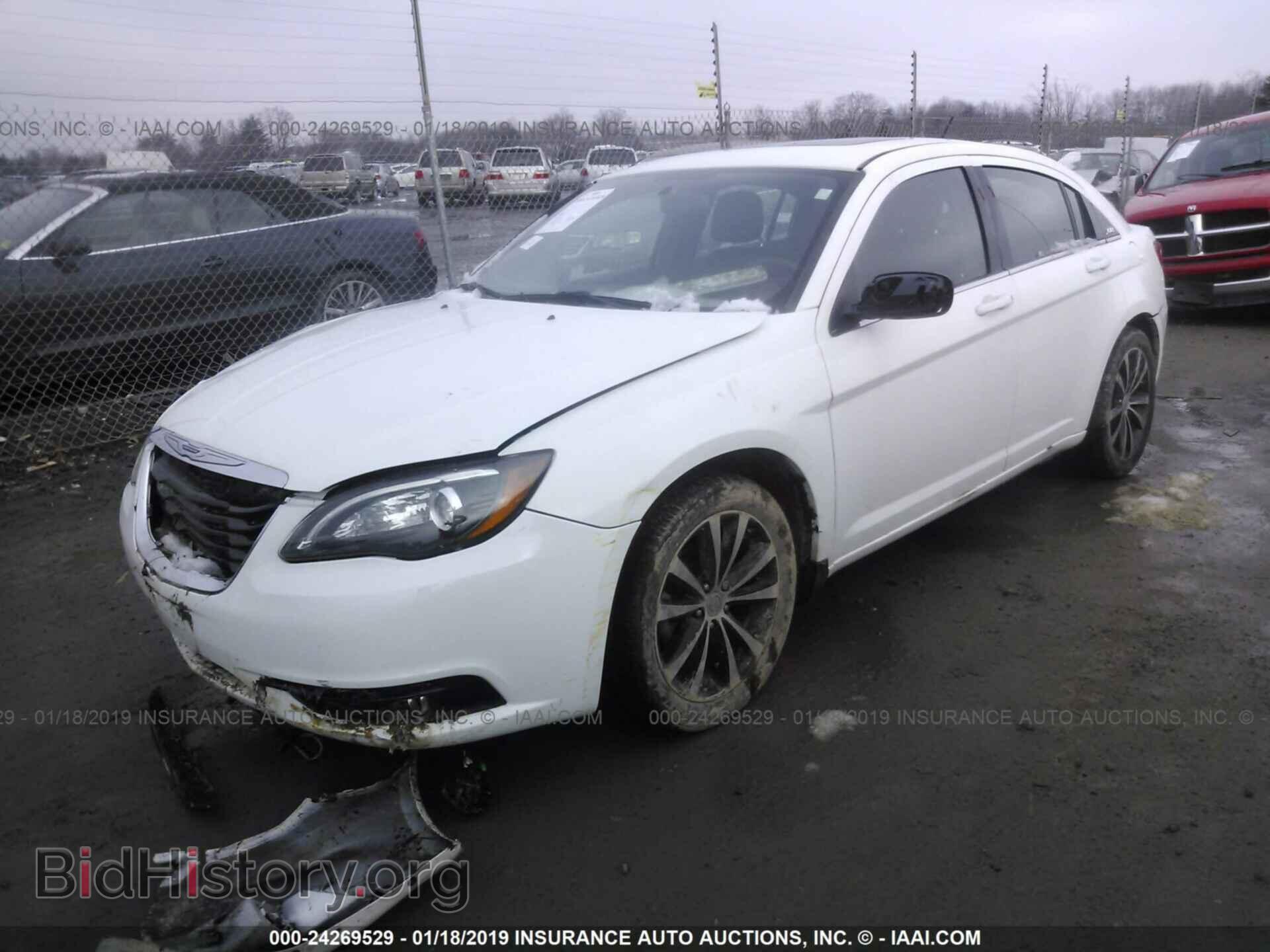 2013 CHRYSLER 200 - VIN: 1C3CCBBB4DN551026 - Фото 2