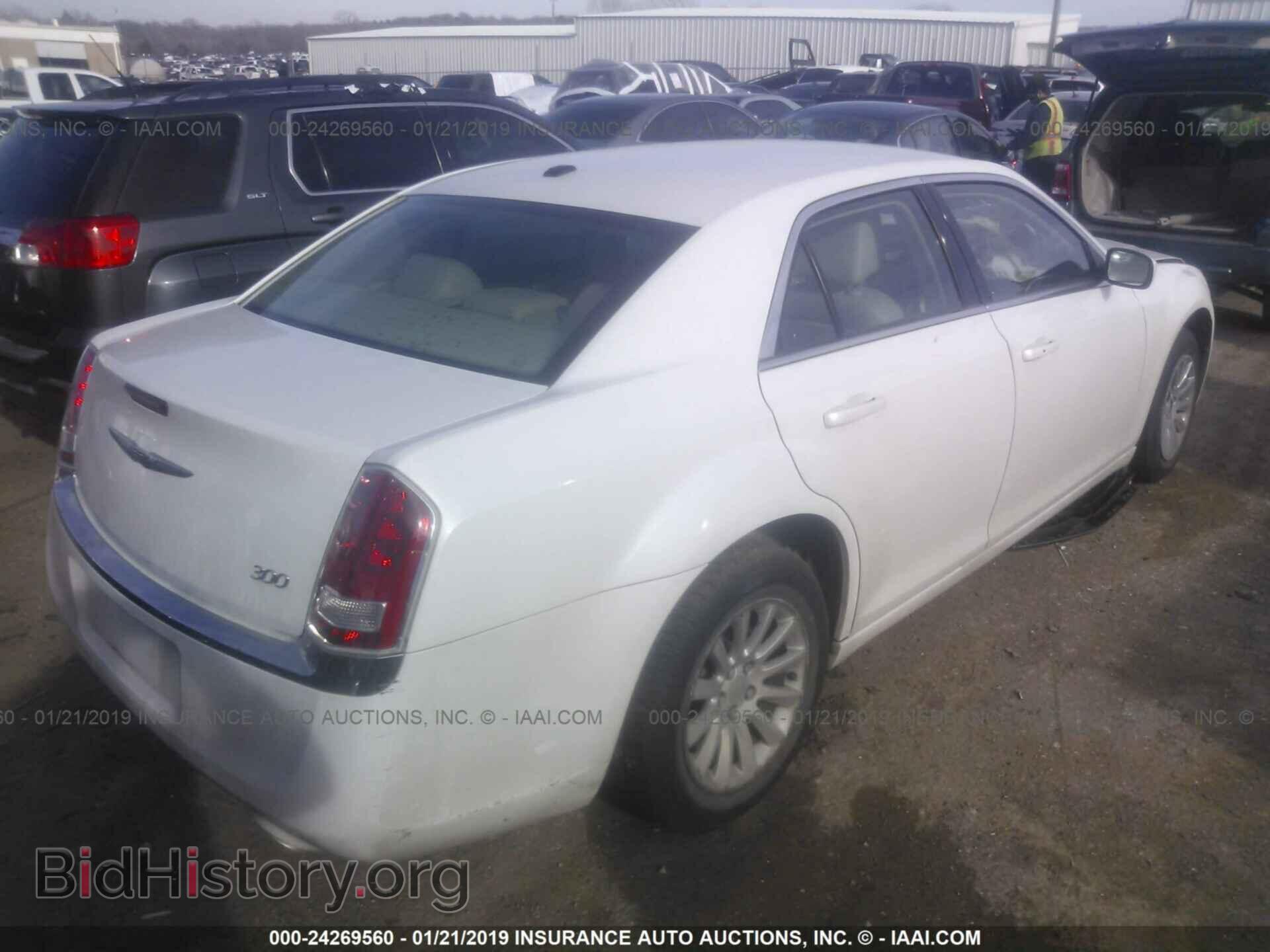 2014 CHRYSLER 300 - VIN: 2C3CCAAG7EH249182 - Фото 4