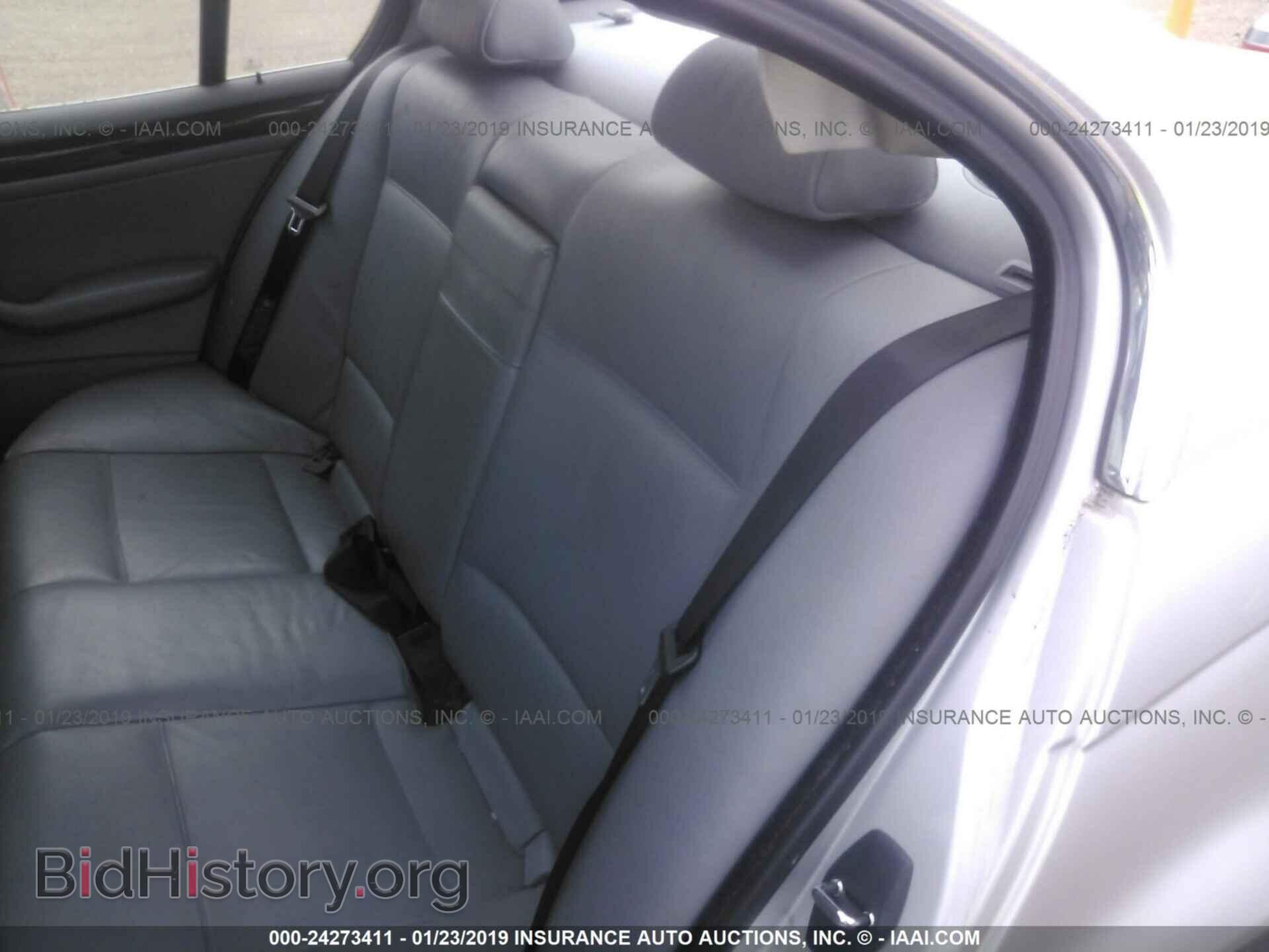 2003 BMW 330 - VIN: WBAEV53473KM24381 - Фото 8
