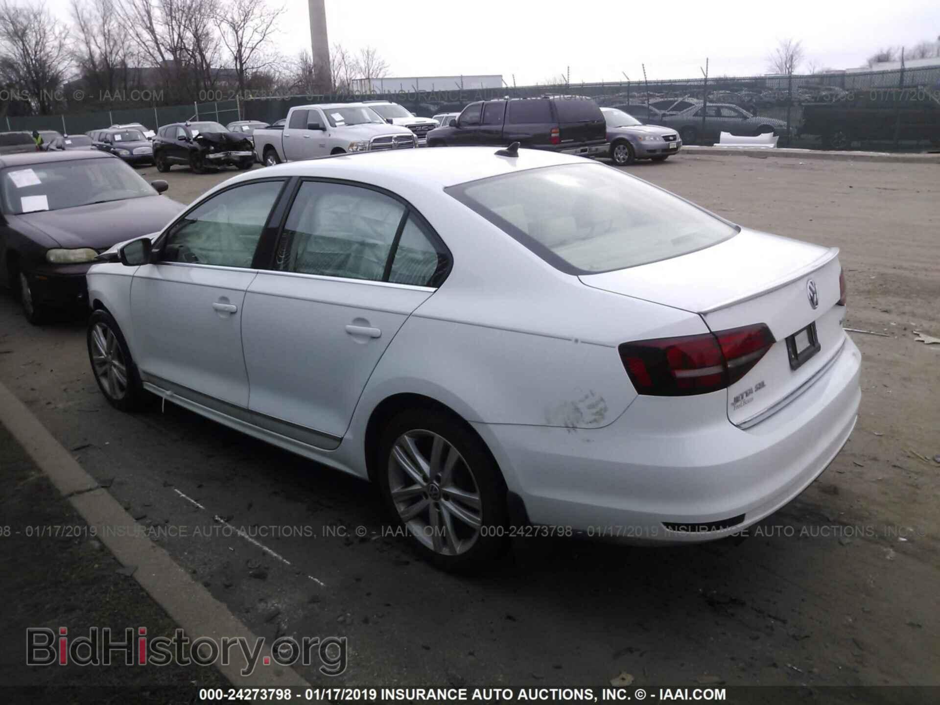 2017 VOLKSWAGEN JETTA - VIN: 3VWL17AJ2HM368499 - Photo 3