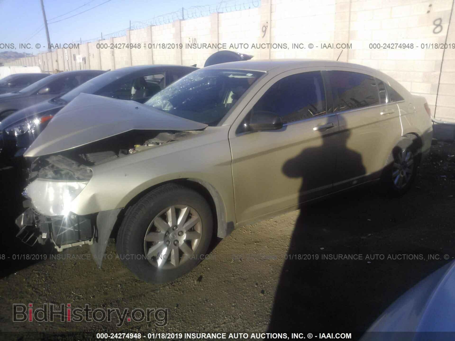 2010 CHRYSLER SEBRING - VIN: 1C3CC4FB9AN154476 - Фото 2