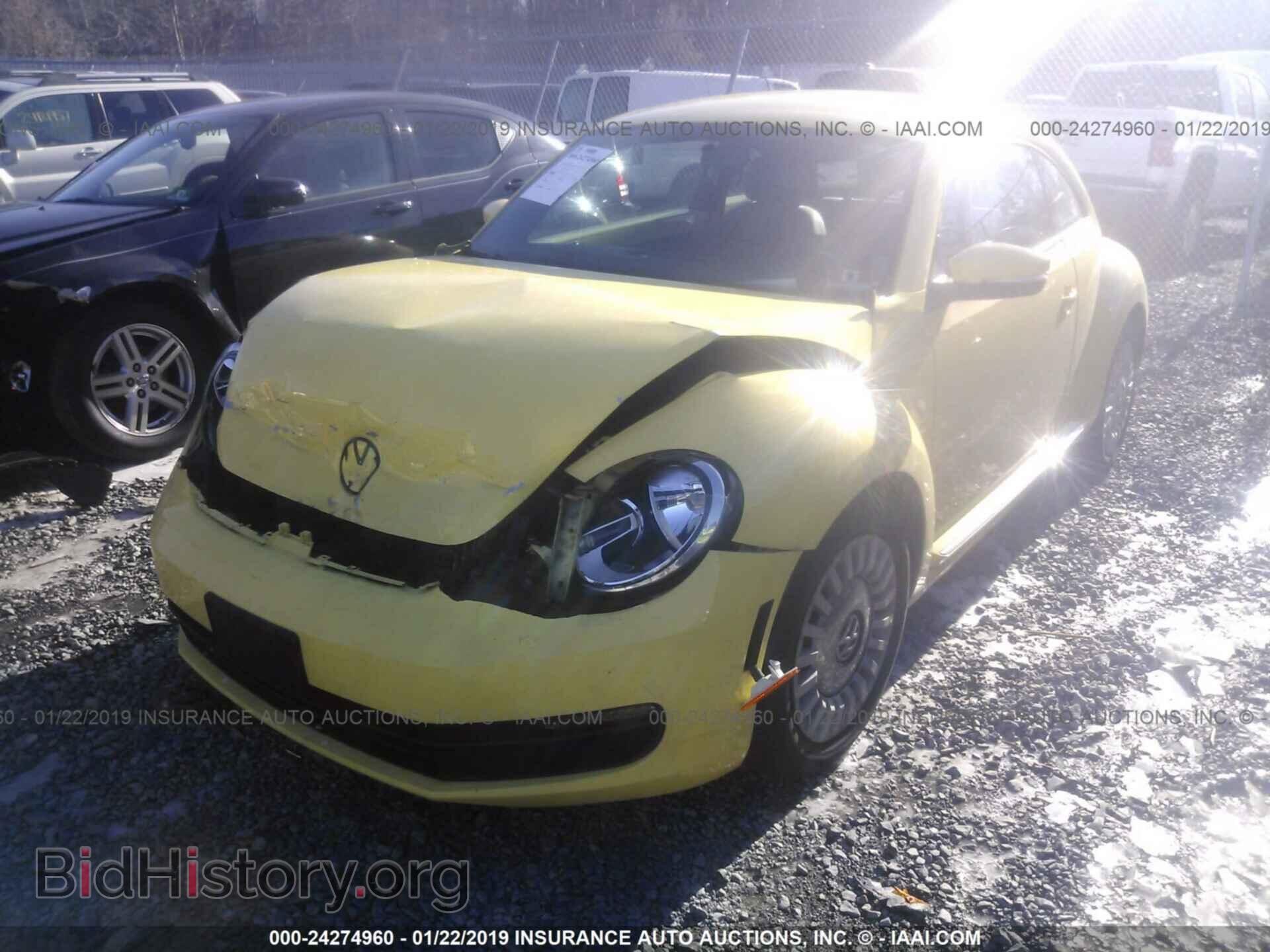 2014 VOLKSWAGEN BEETLE - VIN: 3VWJP7AT2EM612414 - Фото 2