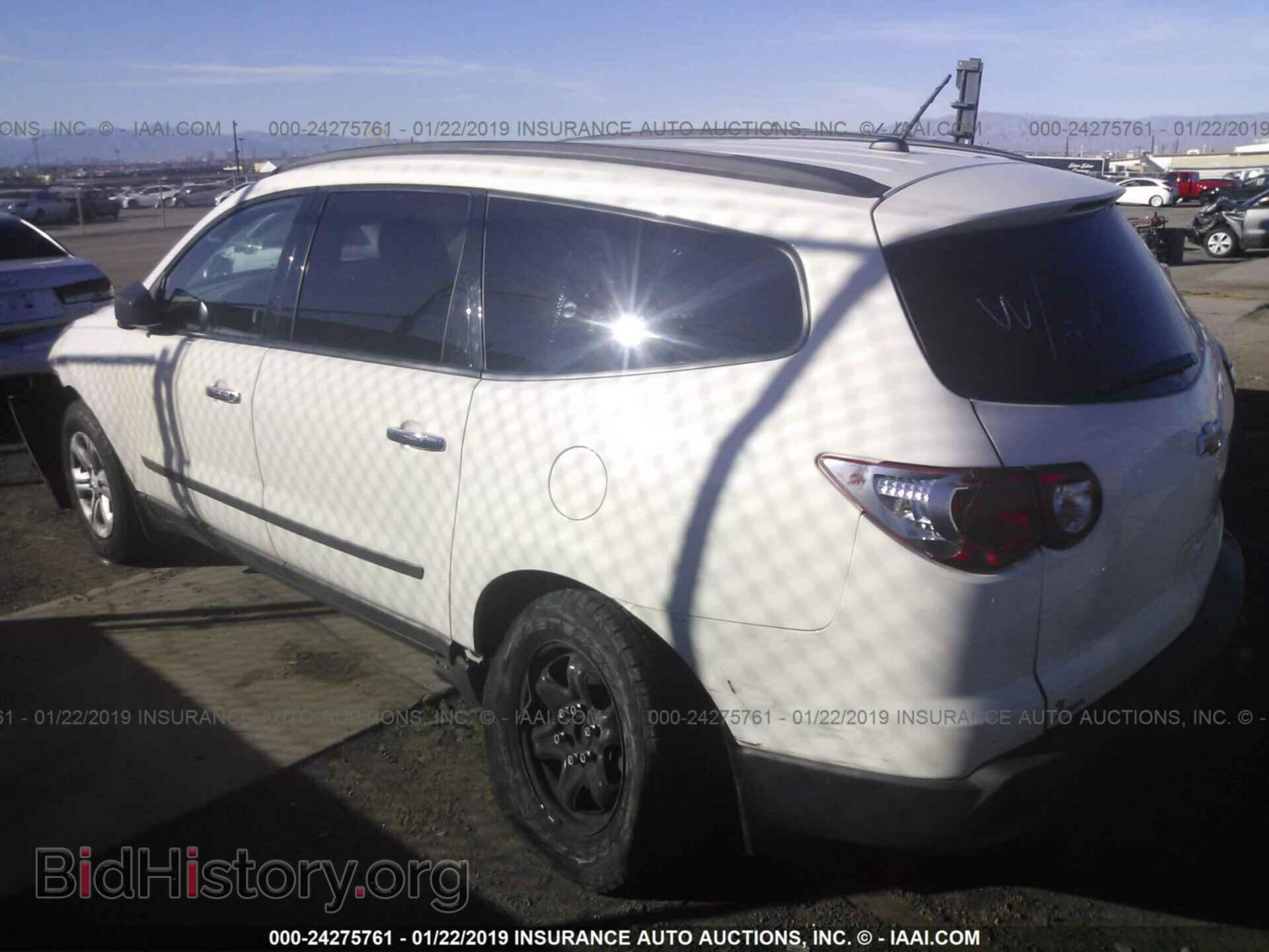 2010 CHEVROLET TRAVERSE - VIN: 1GNLREED9AJ220140 - Фото 3