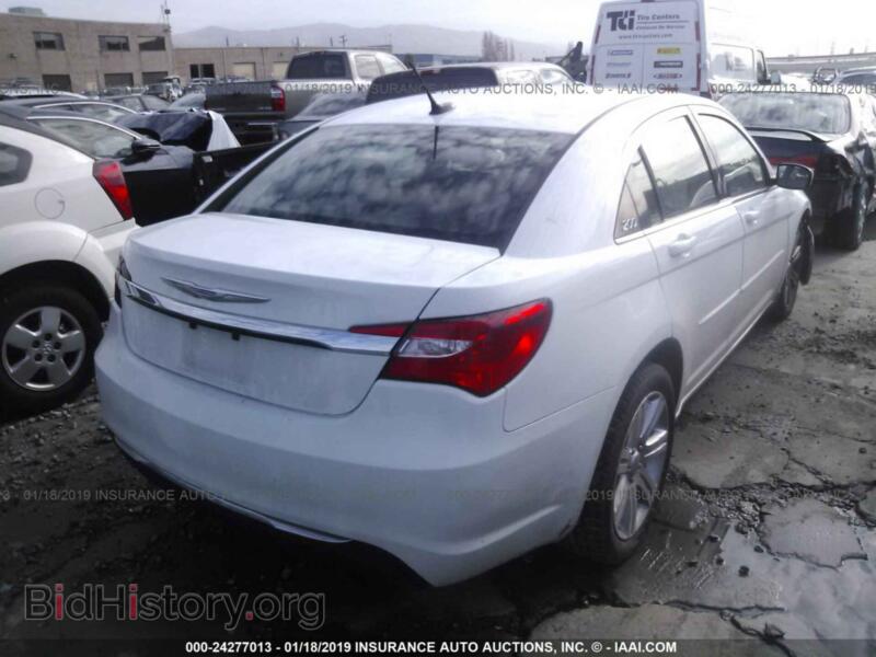 2012 Chrysler 200 (VIN 1C3CCBAB9CN317058) — фото 4 из 10
