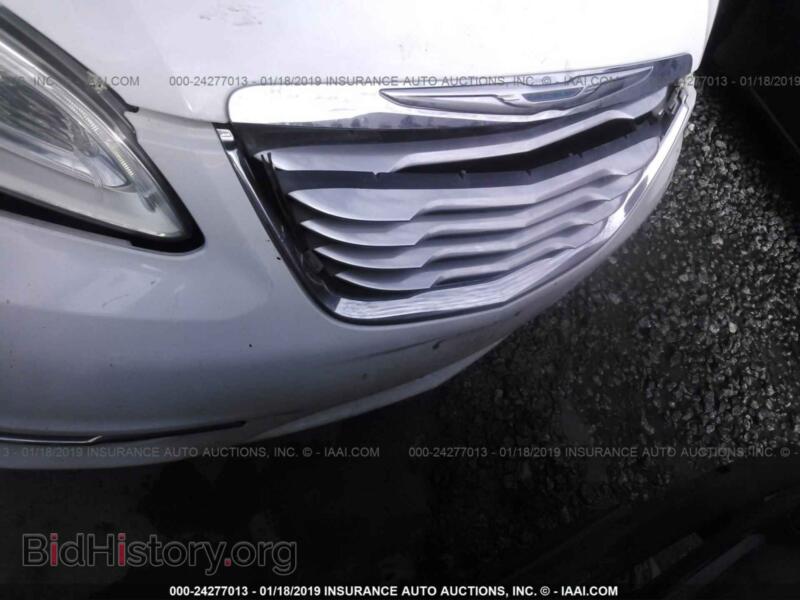 2012 Chrysler 200 (VIN 1C3CCBAB9CN317058) — фото 6 из 10