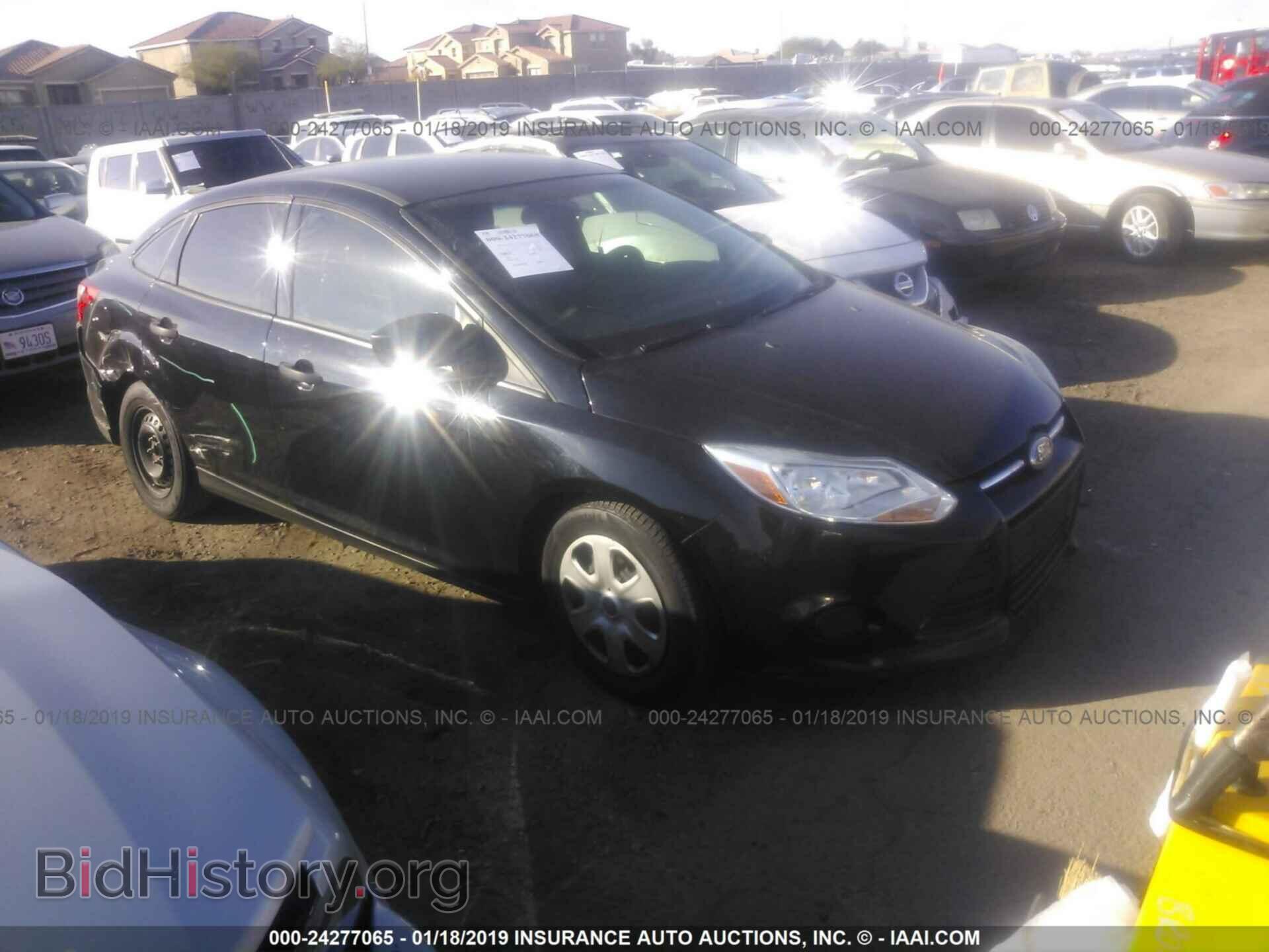 Photo 1FAHP3E23CL215861 - FORD FOCUS 2012