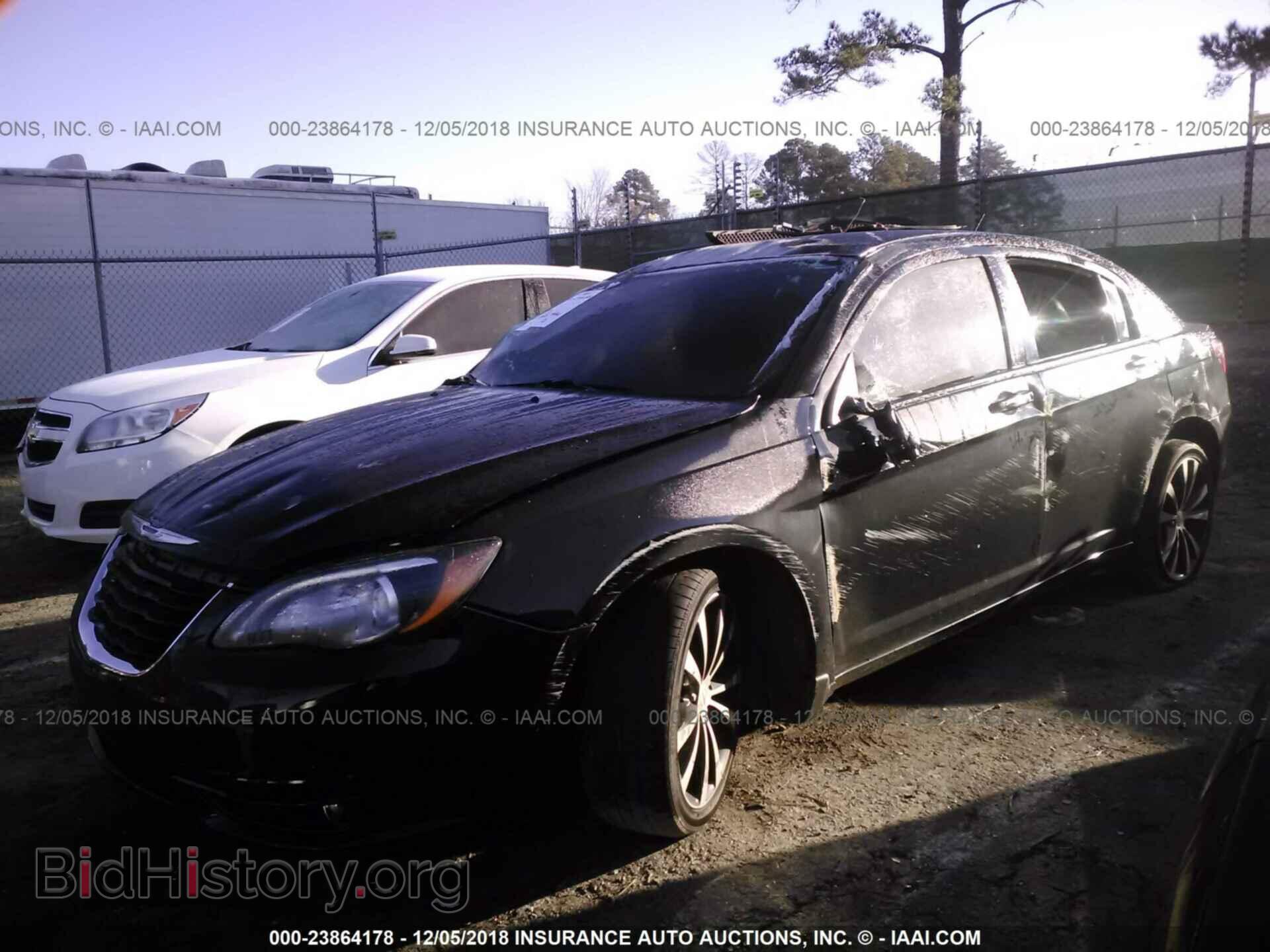 2013 CHRYSLER 200 - VIN: 1C3CCBCG4DN520353 - Фото 2