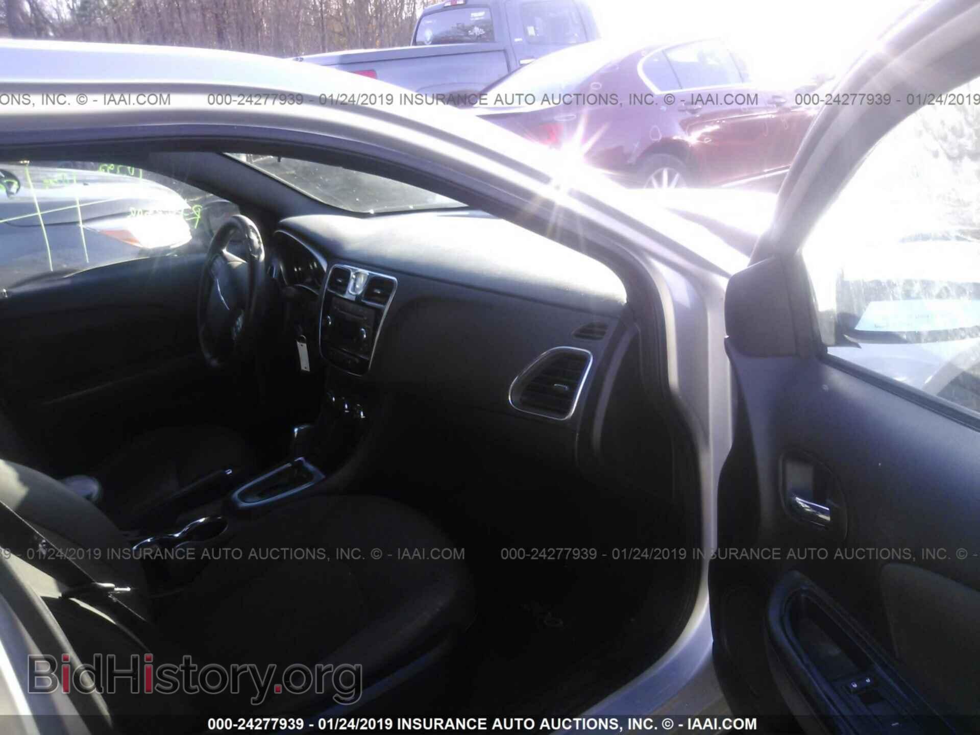 2011 CHRYSLER 200 - VIN: 1C3BC4FB1BN515745 - Photo 5