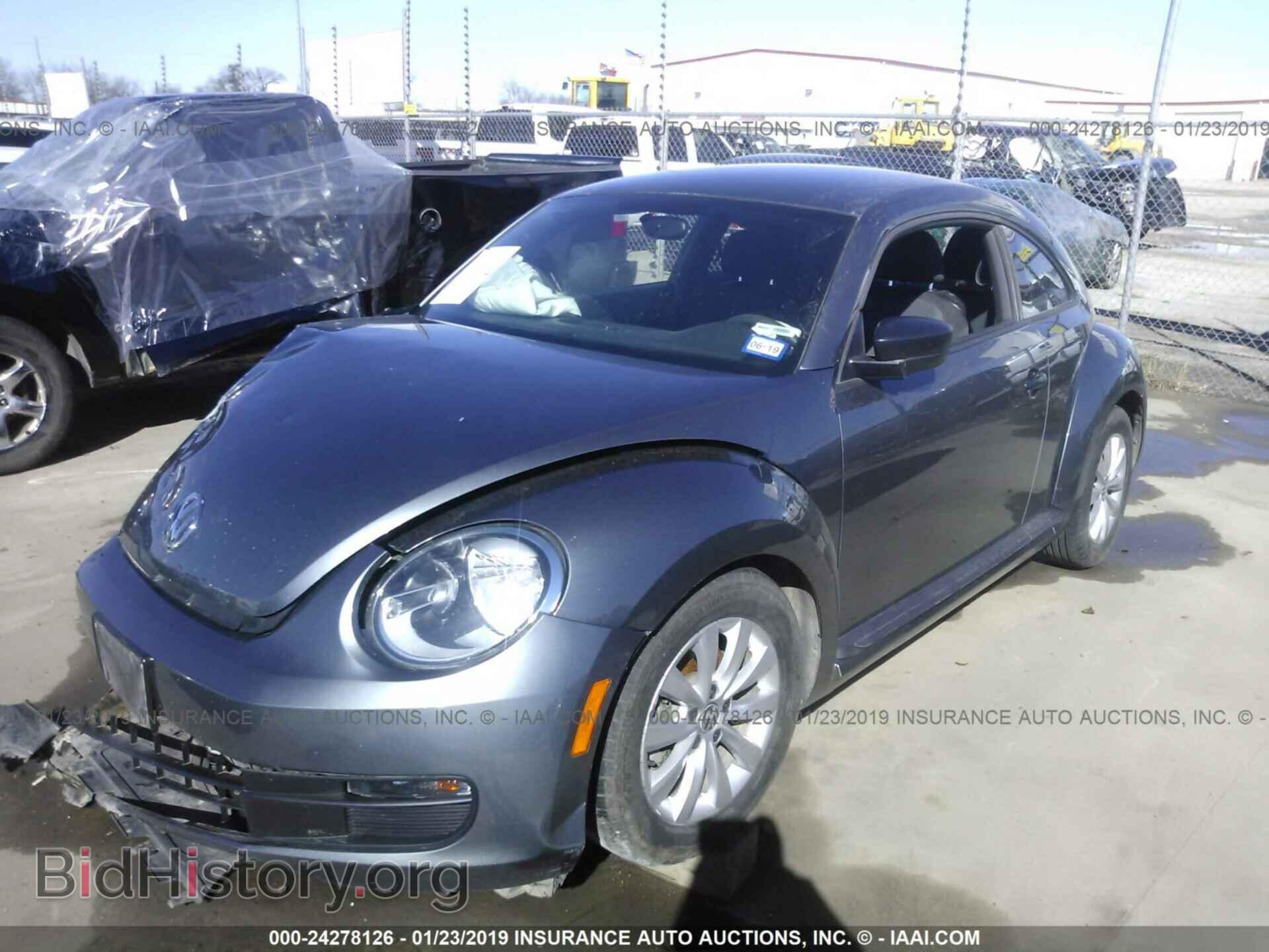 2014 VOLKSWAGEN BEETLE - VIN: 3VWF17AT7EM641236 - Фото 2