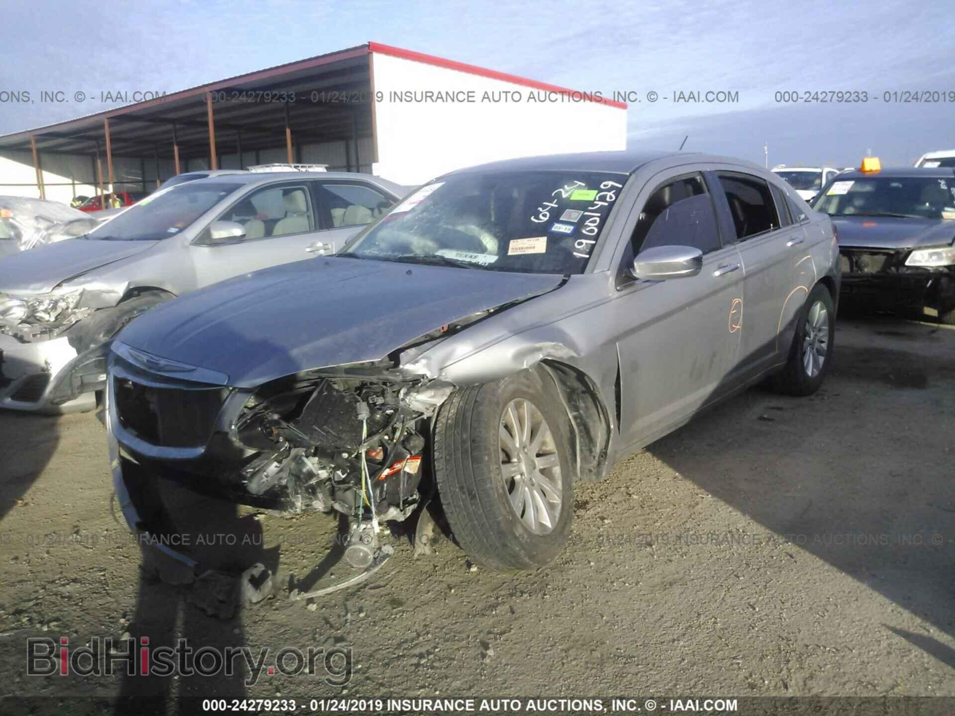 2013 CHRYSLER 200 - VIN: 1C3CCBCG6DN542306 - Фото 2