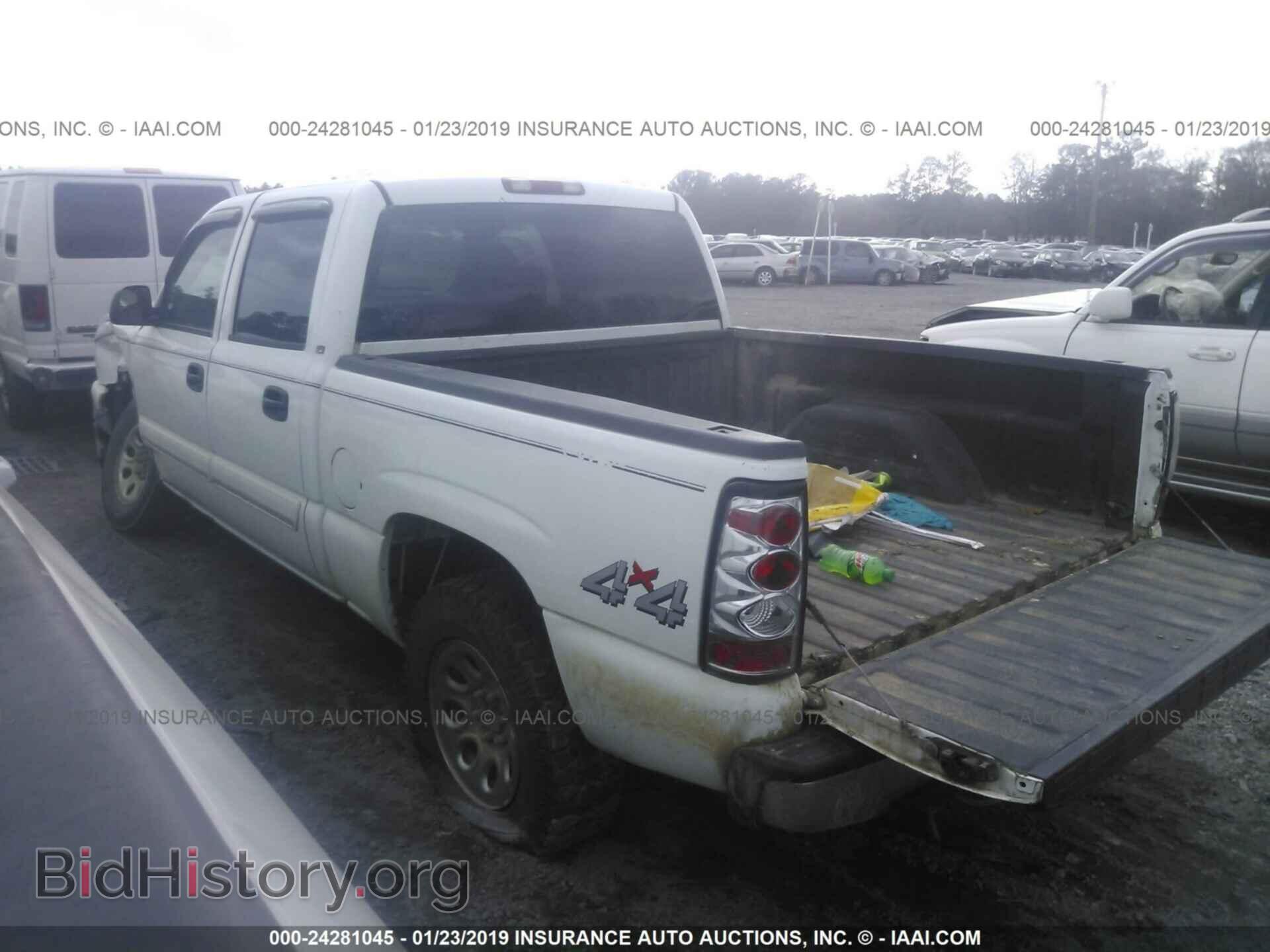 2006 CHEVROLET SILVERADO - VIN: 2GCEK13T061105307 - Фото 3