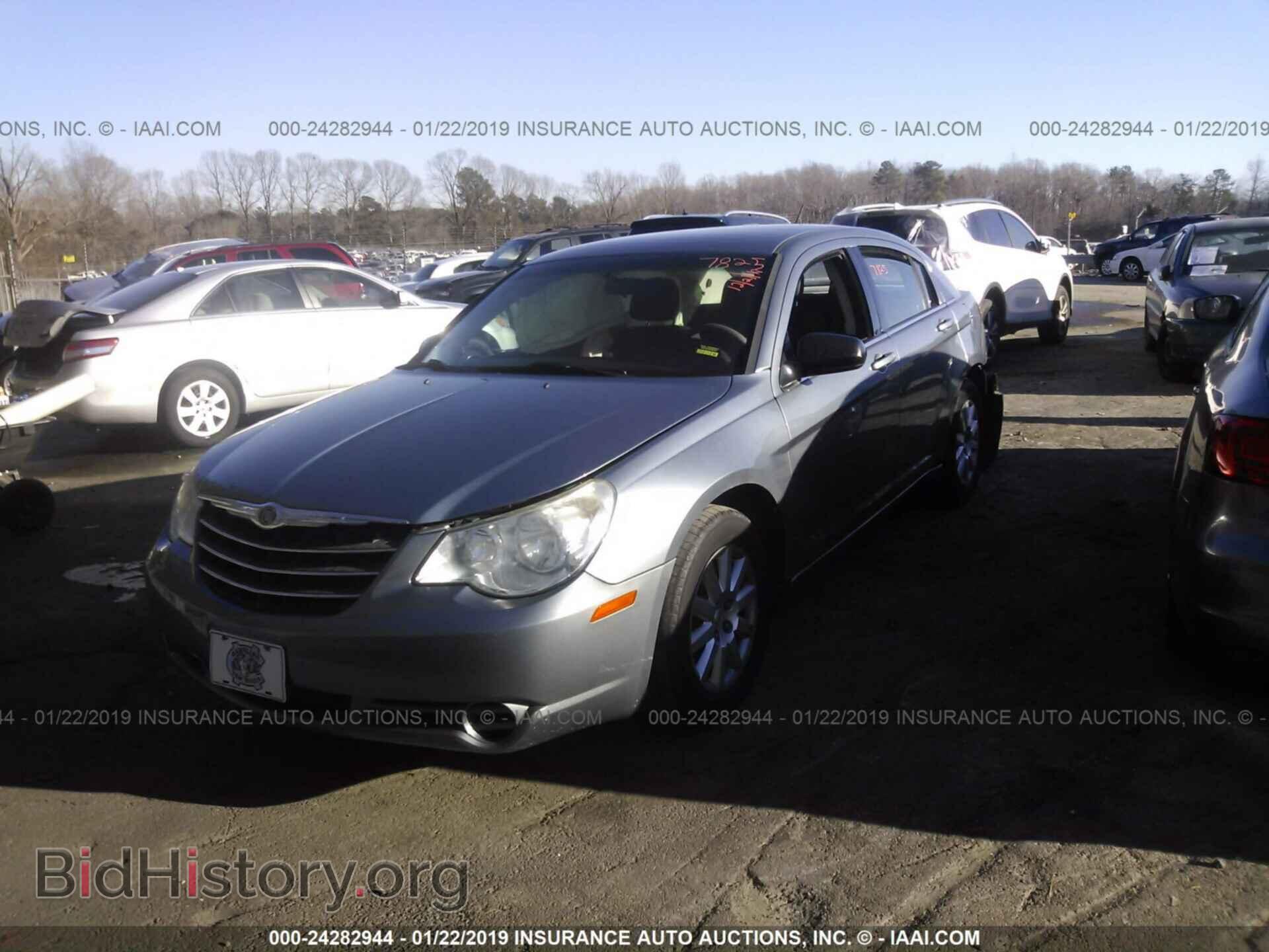 2010 CHRYSLER SEBRING - VIN: 1C3CC4FB3AN173671 - Фото 2
