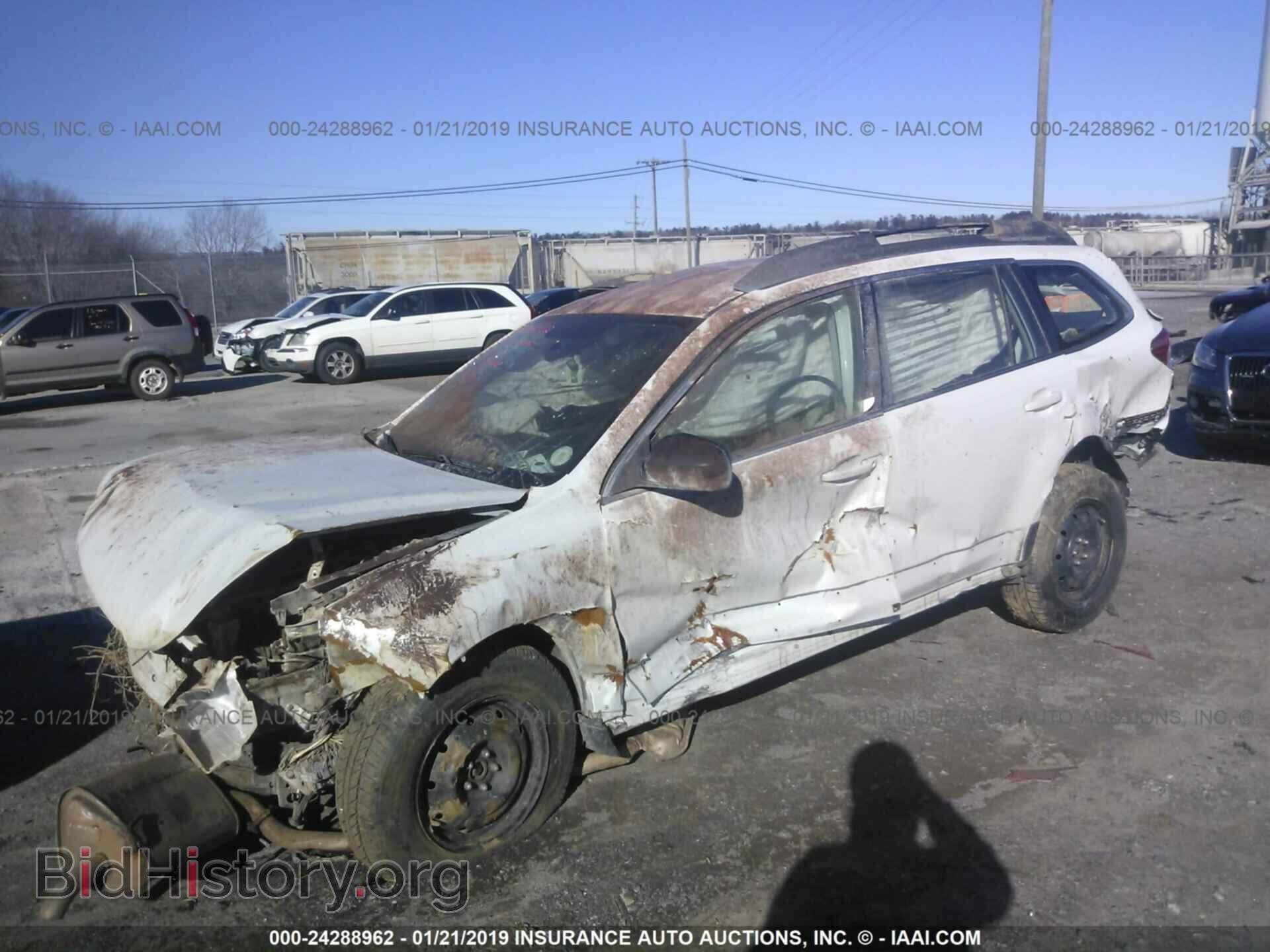 2011 SUBARU OUTBACK - VIN: 4S4BRBAC5B3364012 - Фото 2