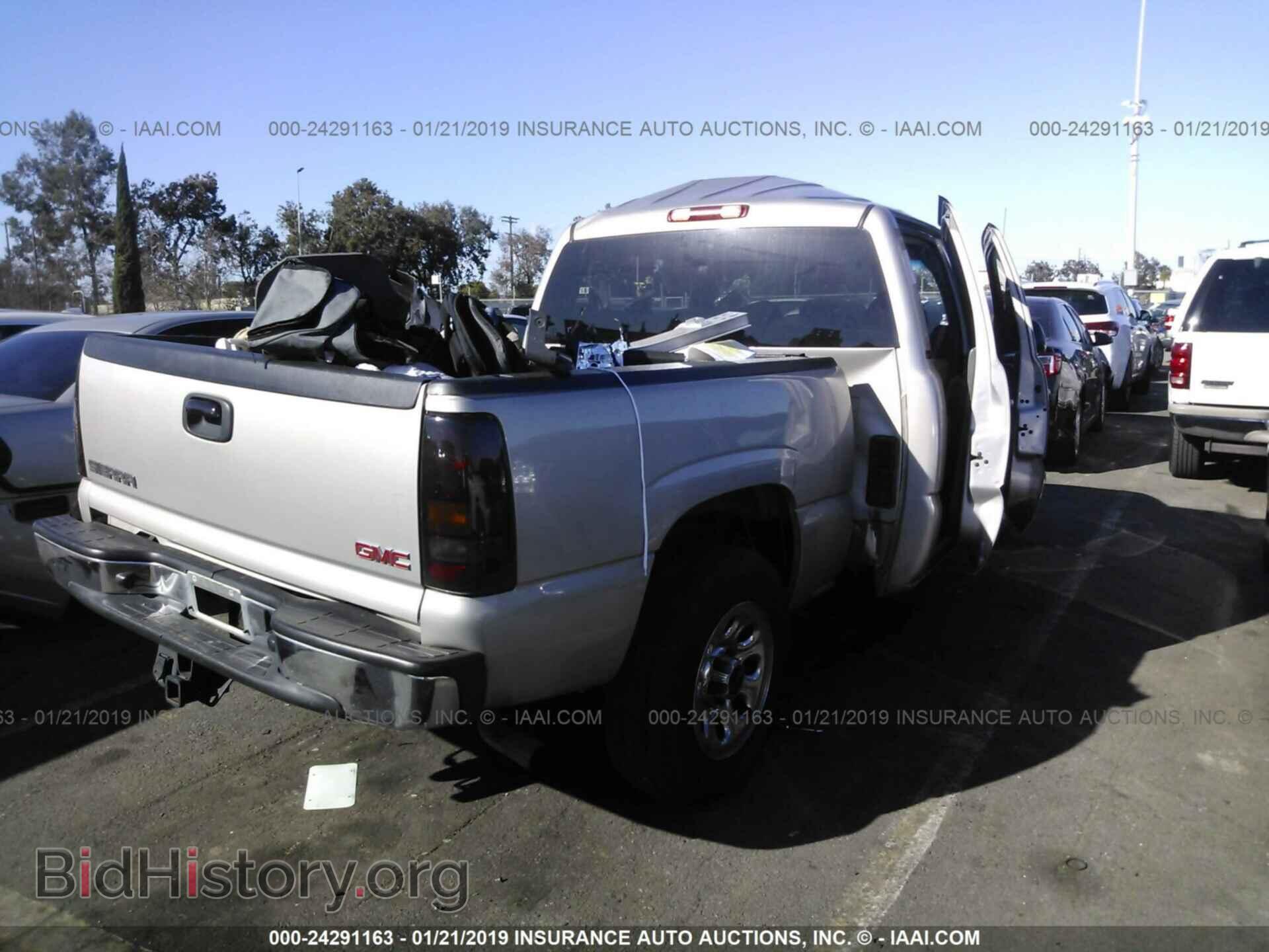 2005 GMC NEW SIERRA - VIN: 2GTEC13T751138090 - Фото 4