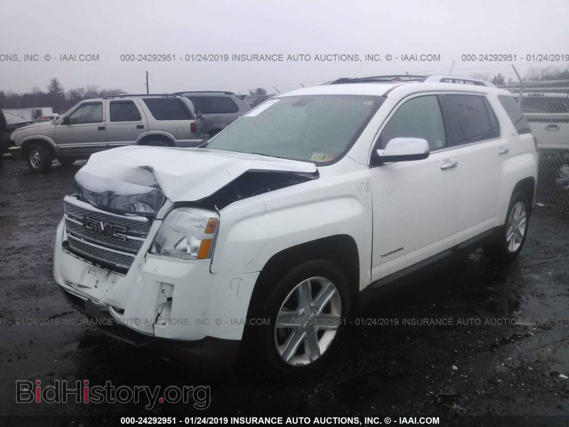 2011 GMC TERRAIN - VIN: 2CTFLXEC0B6423673 - Photo 2