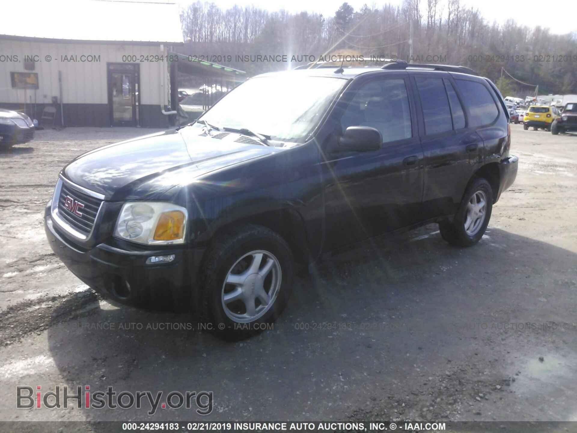 2005 GMC ENVOY - VIN: 1GKDS13S752313433 - Photo 2