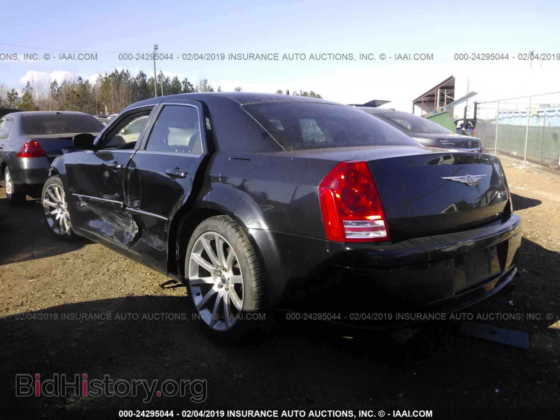 2008 CHRYSLER 300C - VIN: 2C3LA73W08H139012 - Фото 3