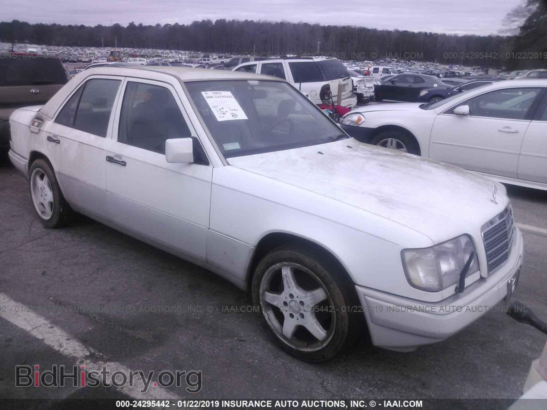 Photo WDBEA32E0RC091696 - MERCEDES-BENZ E 1994
