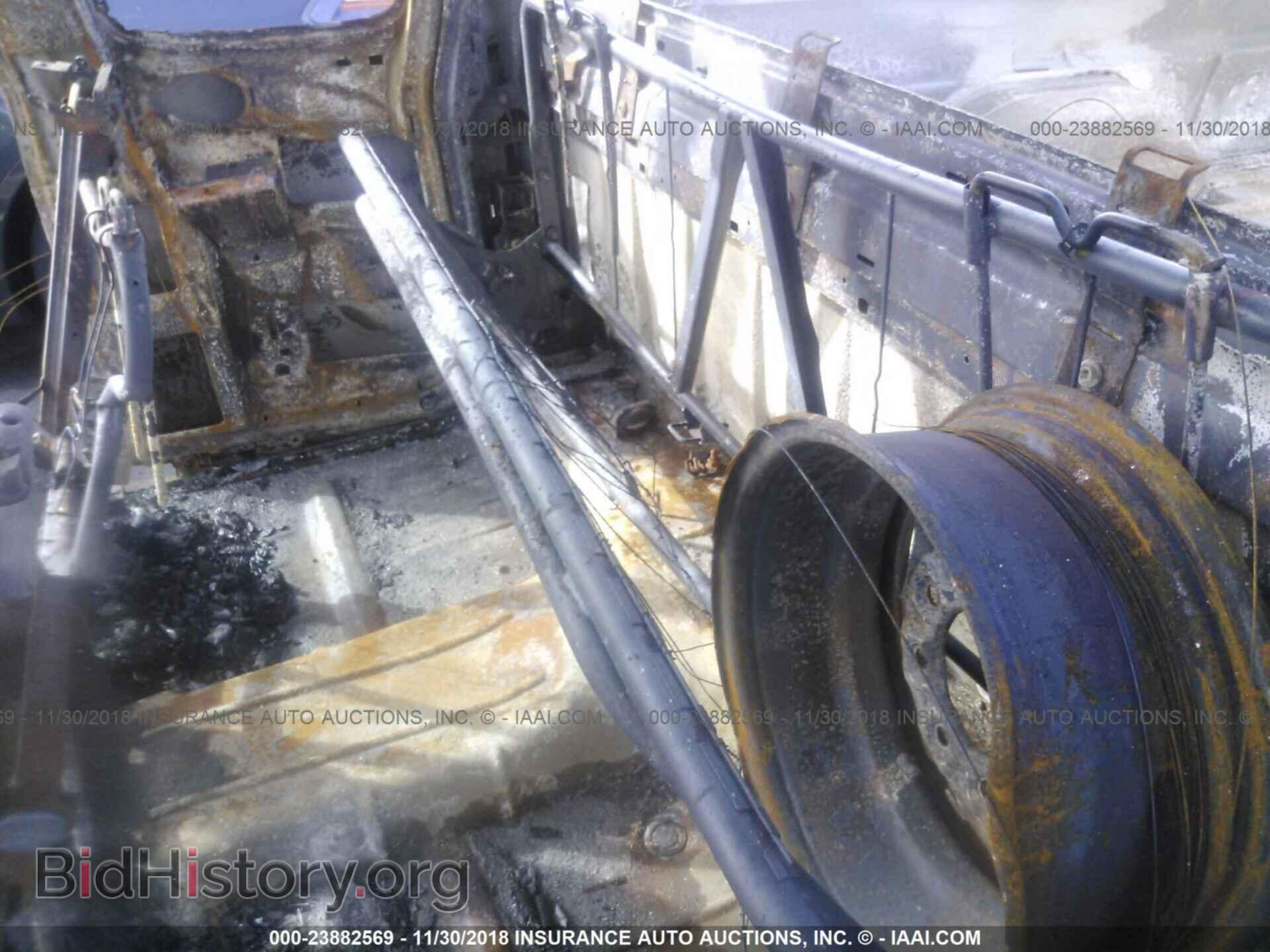 2003 GMC SIERRA - VIN: 1GTHC29113E156119 - Photo 8
