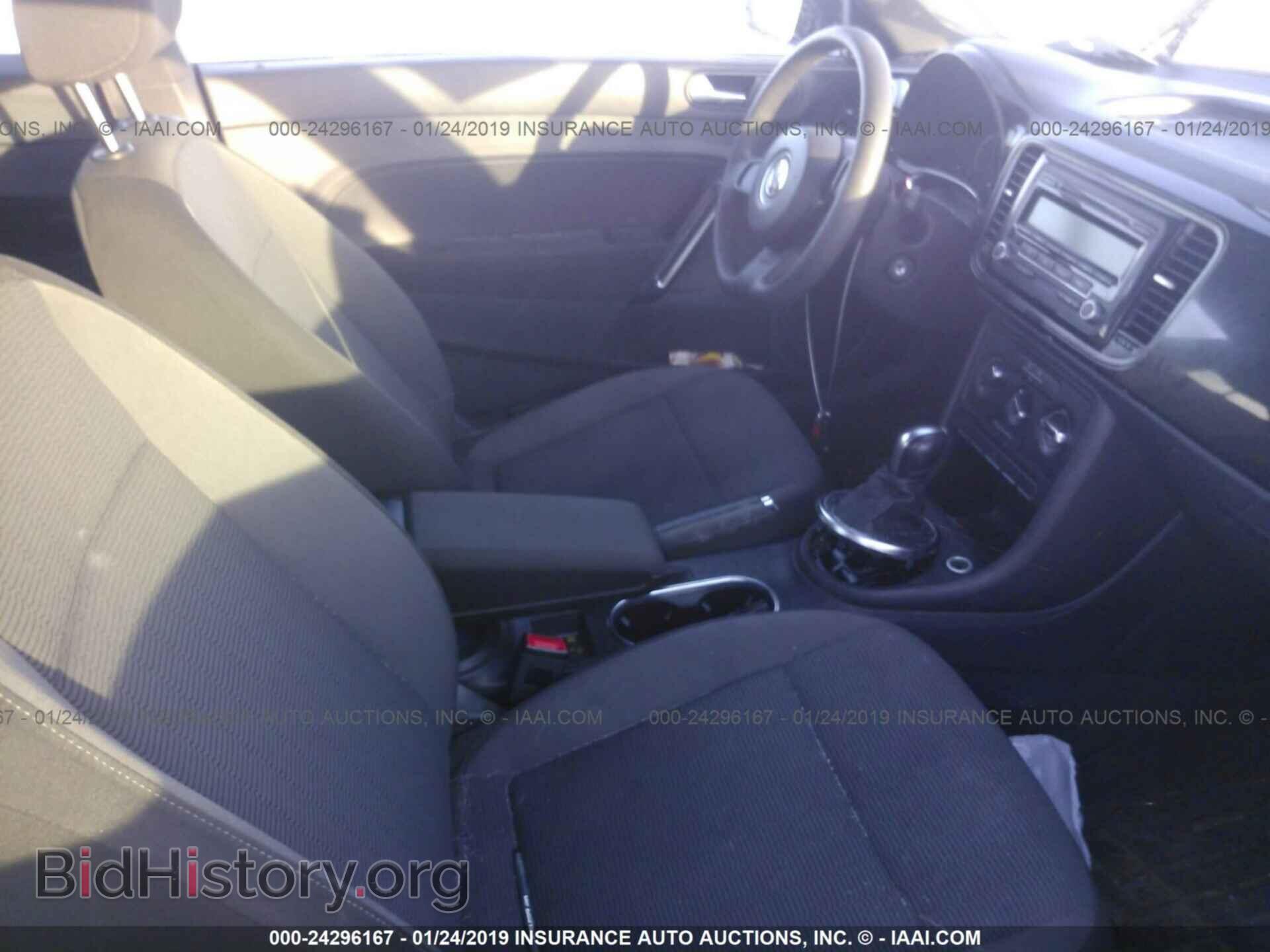 2014 VOLKSWAGEN BEETLE - VIN: 3VWFP7AT6EM629206 - Фото 5