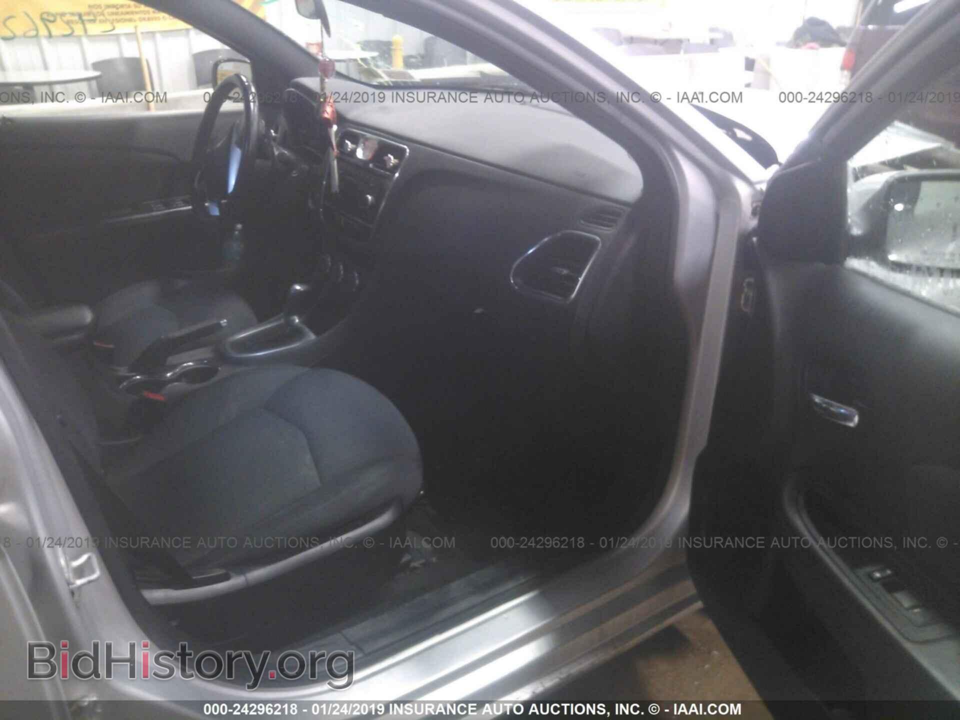 2011 CHRYSLER 200 - VIN: 1C3BC1FB4BN619452 - Photo 5