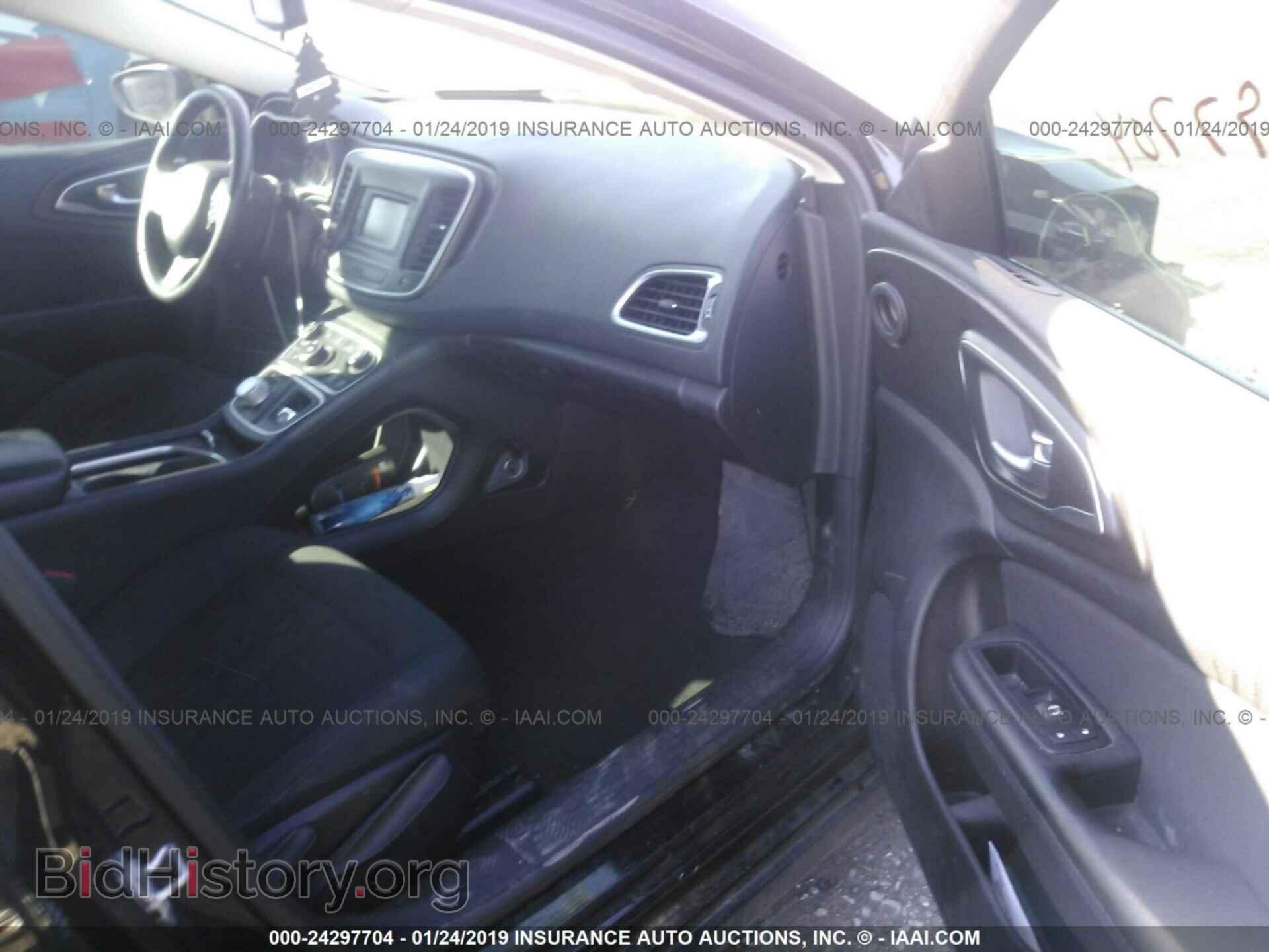 2016 CHRYSLER 200 - VIN: 1C3CCCAB8GN153555 - Photo 5
