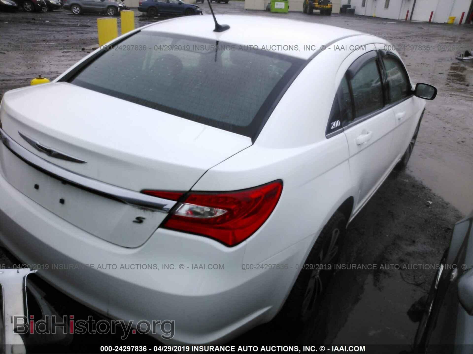 2012 CHRYSLER 200 - VIN: 1C3CCBHG0CN304250 - Фото 4