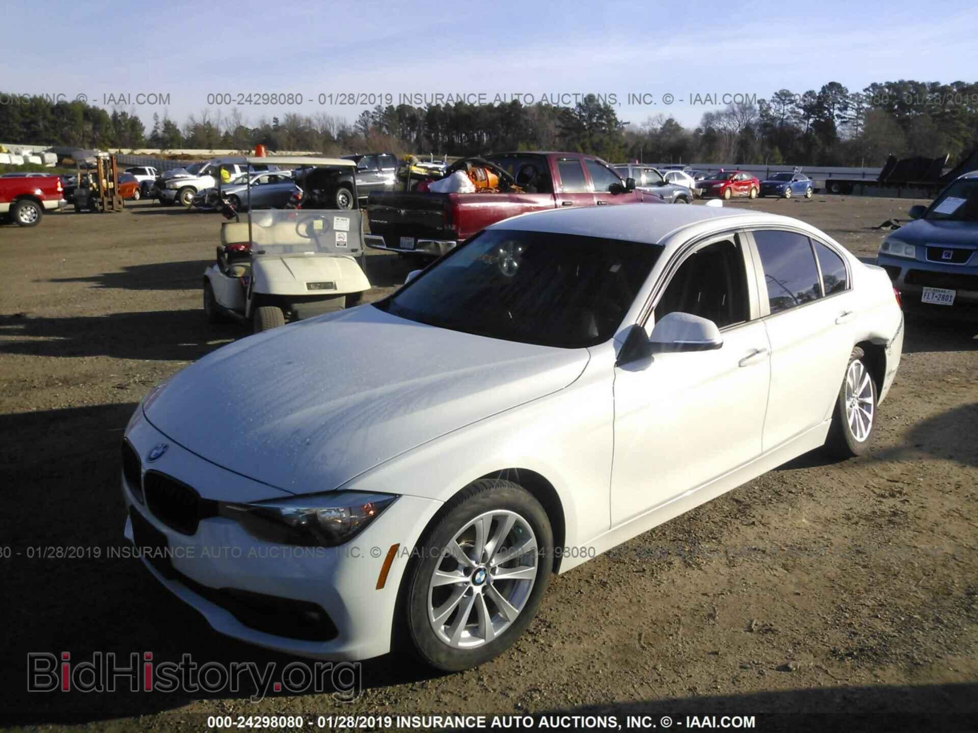 2016 BMW 320 - VIN: WBA8E1G53GNU12435 - Photo 2