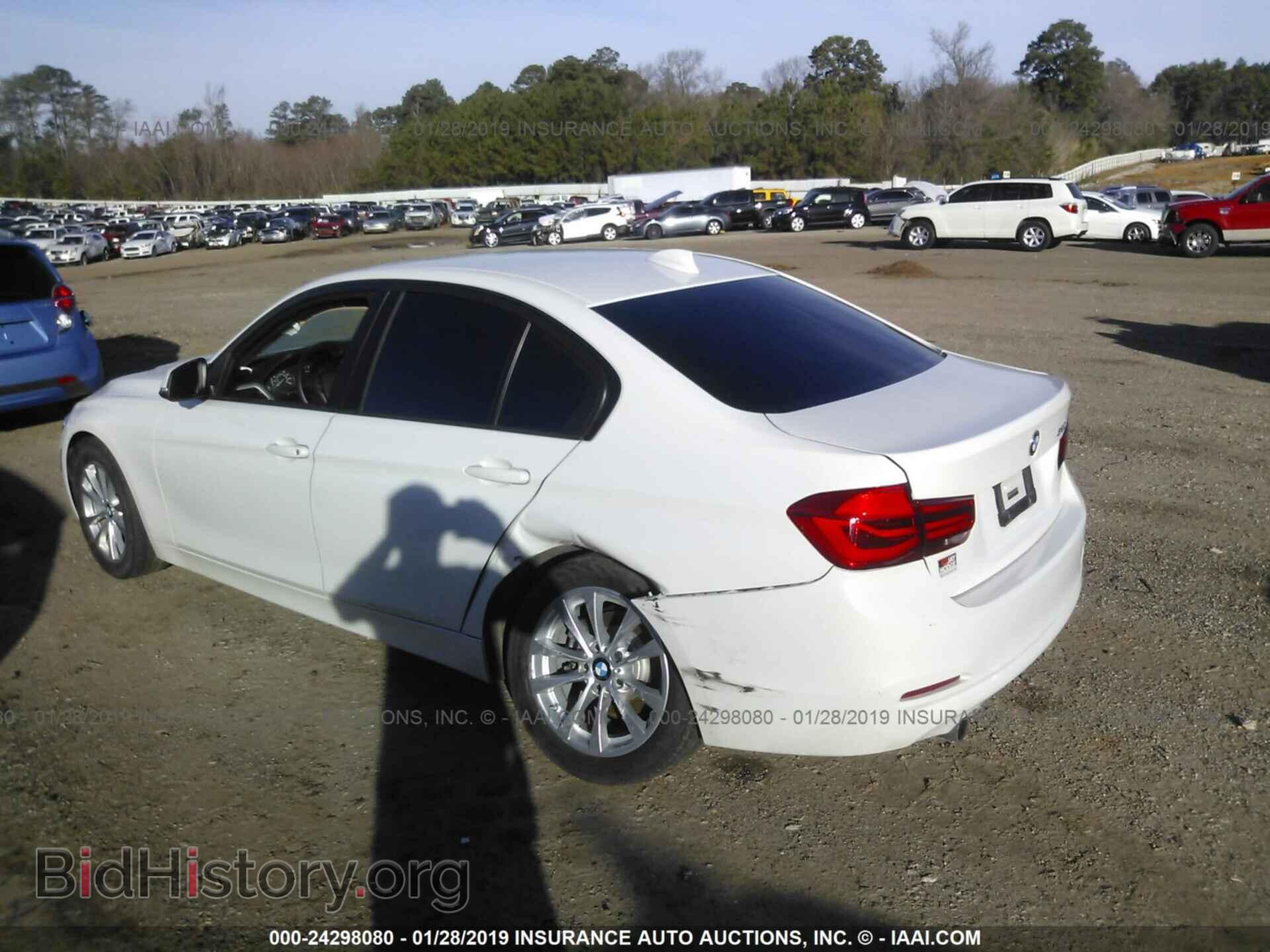 2016 BMW 320 - VIN: WBA8E1G53GNU12435 - Photo 3