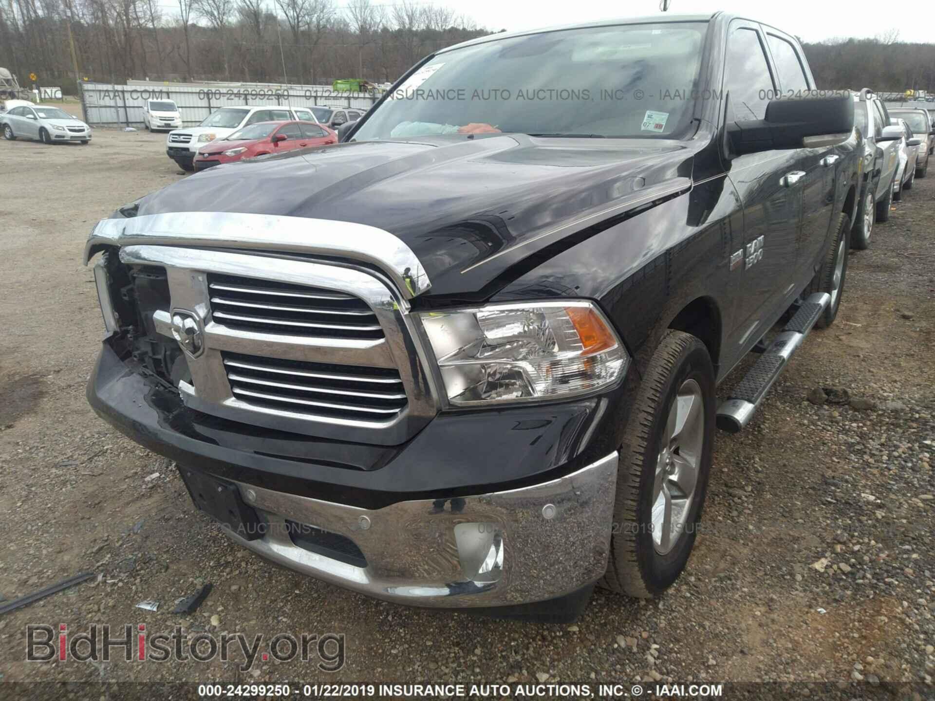 2017 RAM 1500 - VIN: 1C6RR6LT2HS642765 - Photo 2