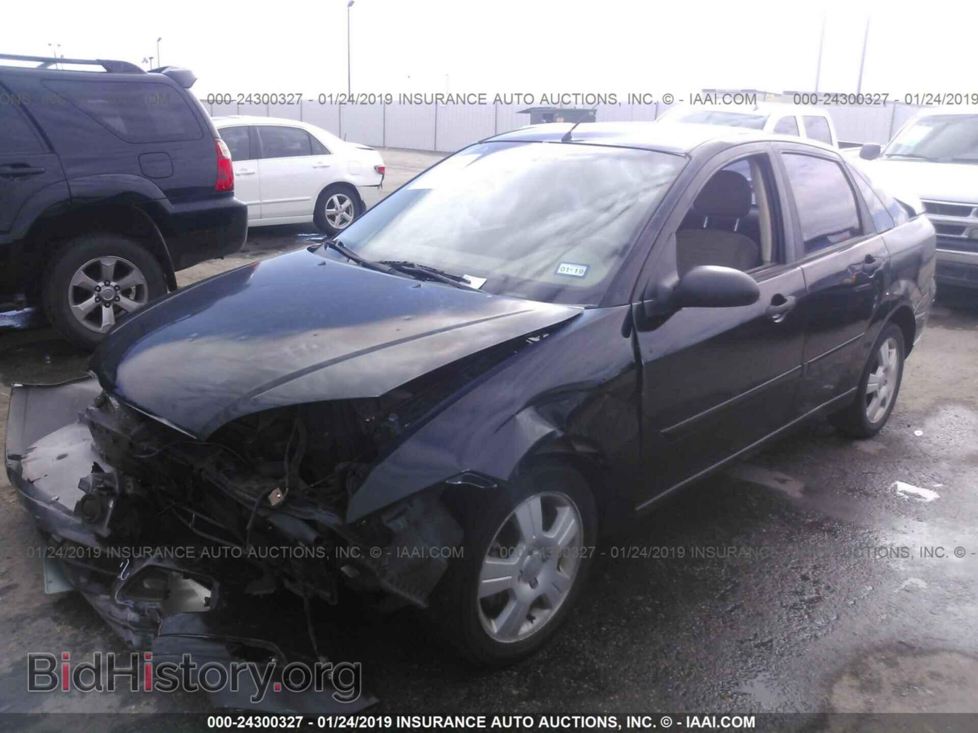 2005 FORD FOCUS - VIN: 1FAFP34NX5W241412 - Фото 2