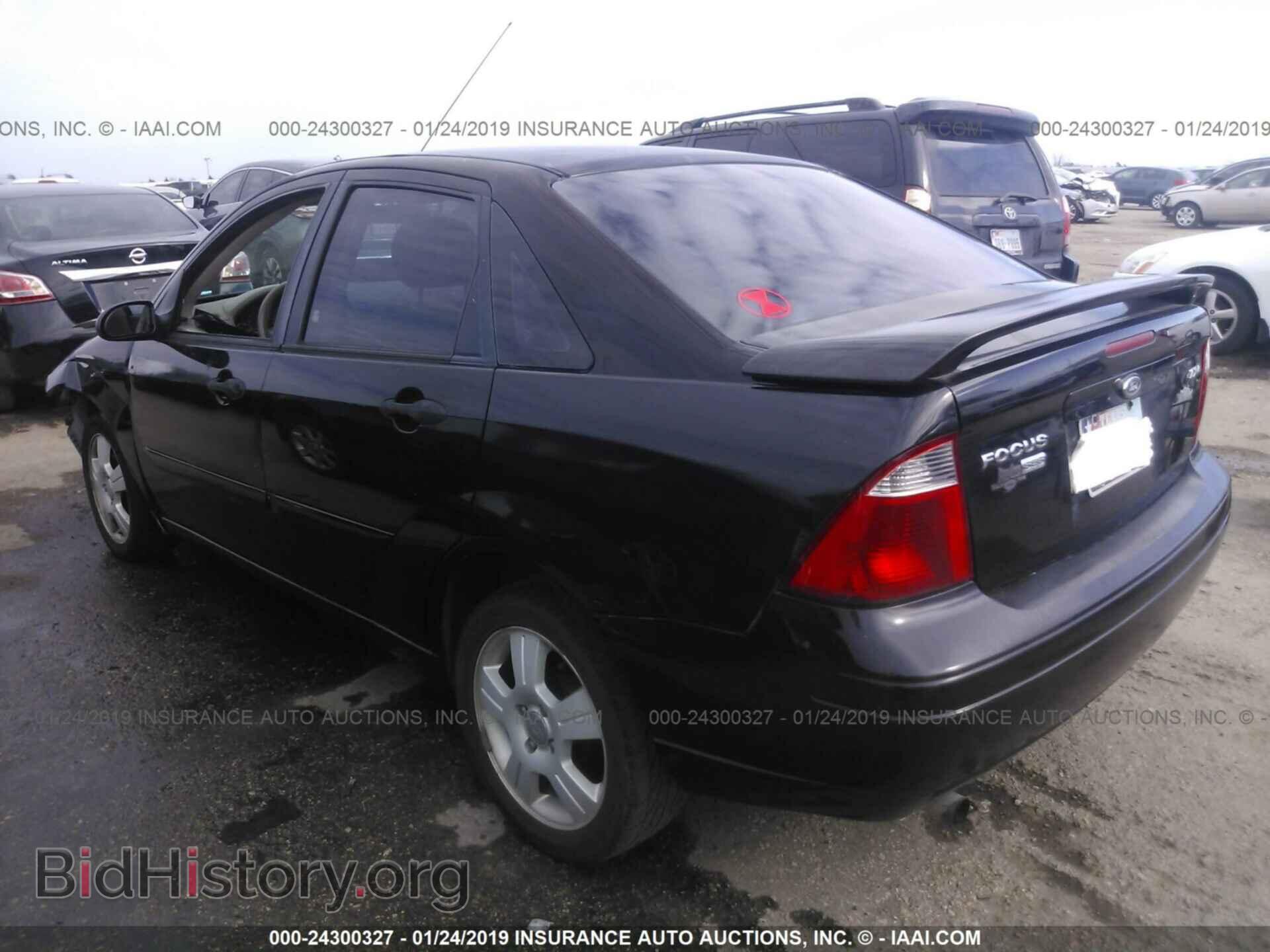 2005 FORD FOCUS - VIN: 1FAFP34NX5W241412 - Фото 3