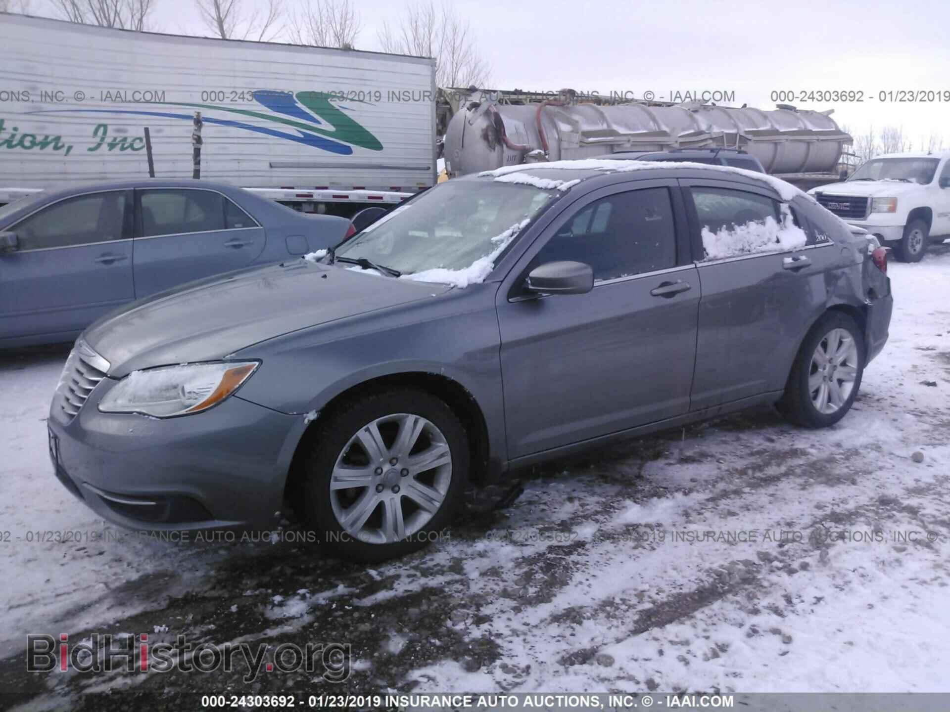 2013 CHRYSLER 200 - VIN: 1C3CCBBB3DN631773 - Photo 2