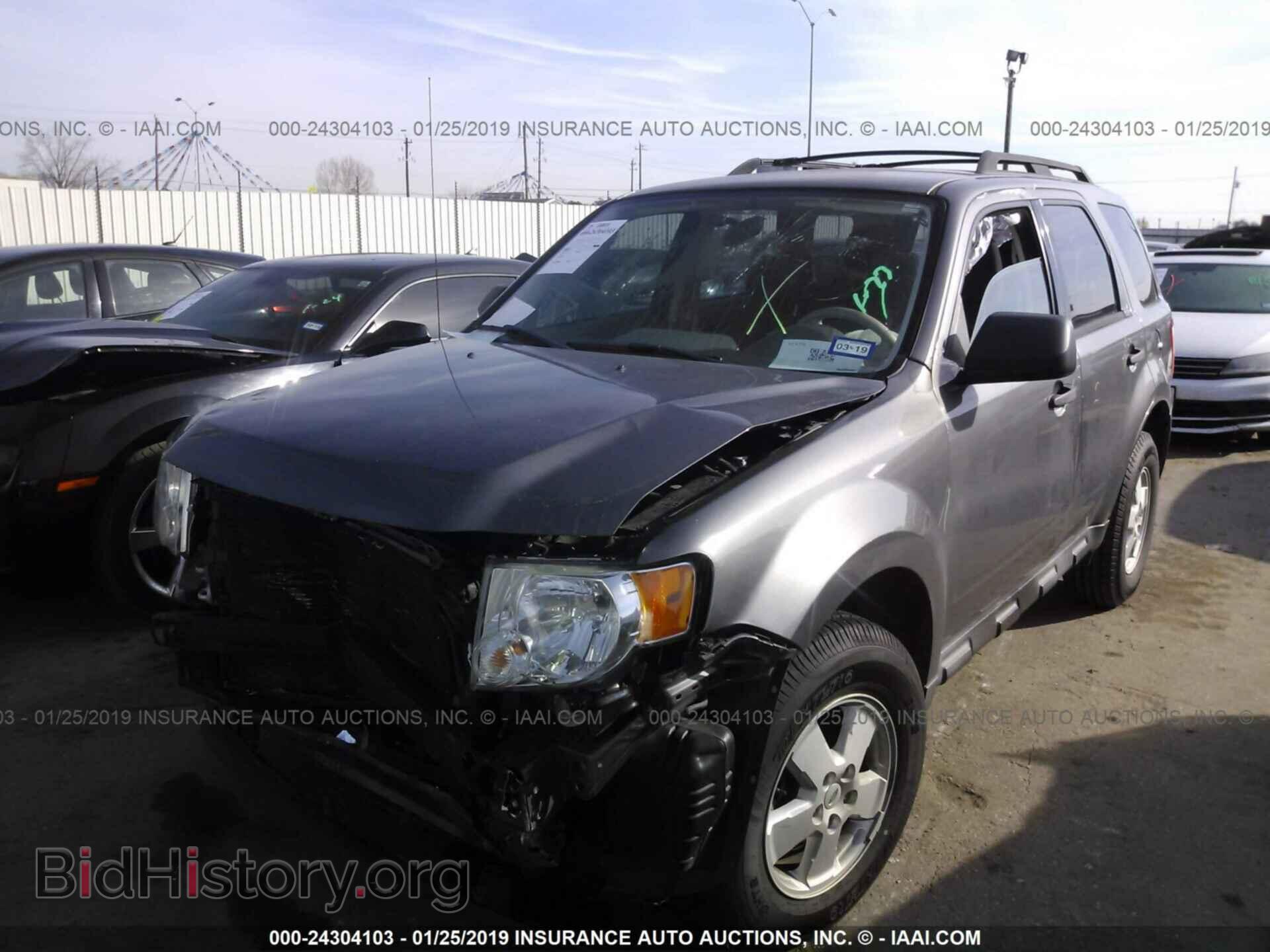 2011 FORD ESCAPE - VIN: 1FMCU0C79BKC62774 - Фото 2