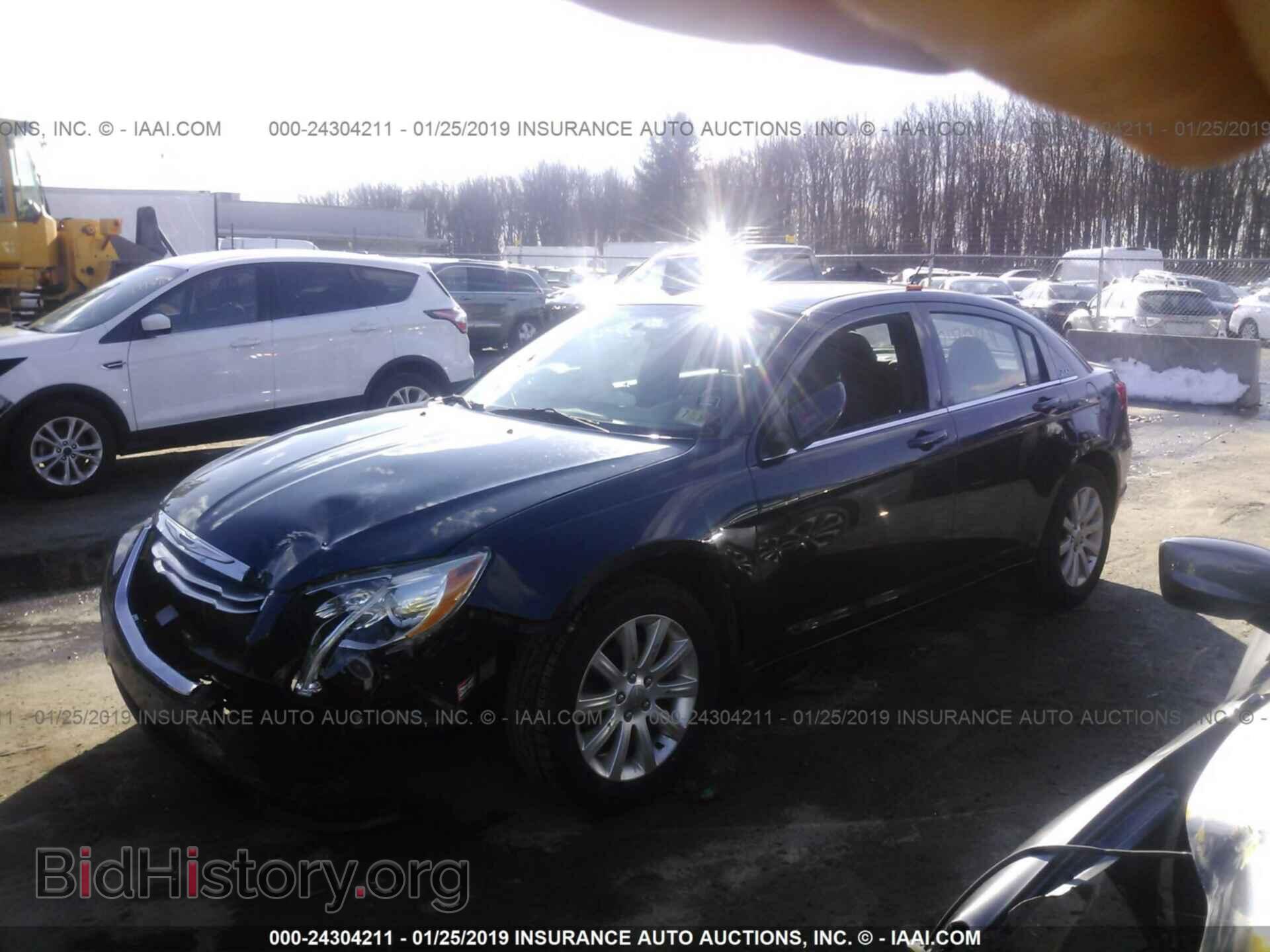 2013 CHRYSLER 200 - VIN: 1C3CCBBB5DN764728 - Photo 2