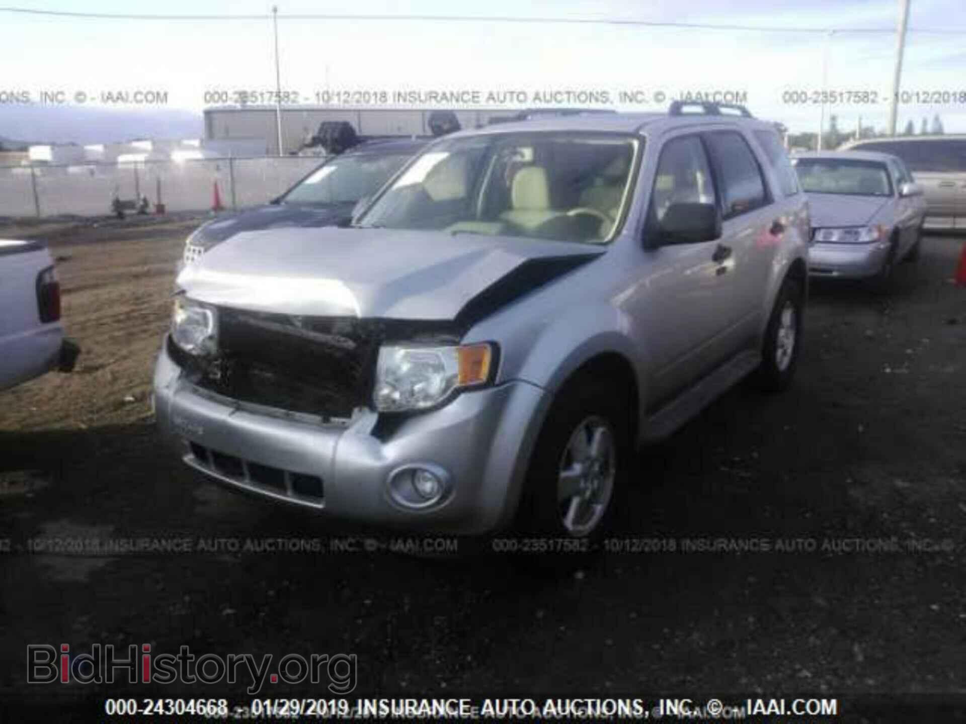 2011 FORD ESCAPE - VIN: 1FMCU0D70BKA41787 - Photo 2