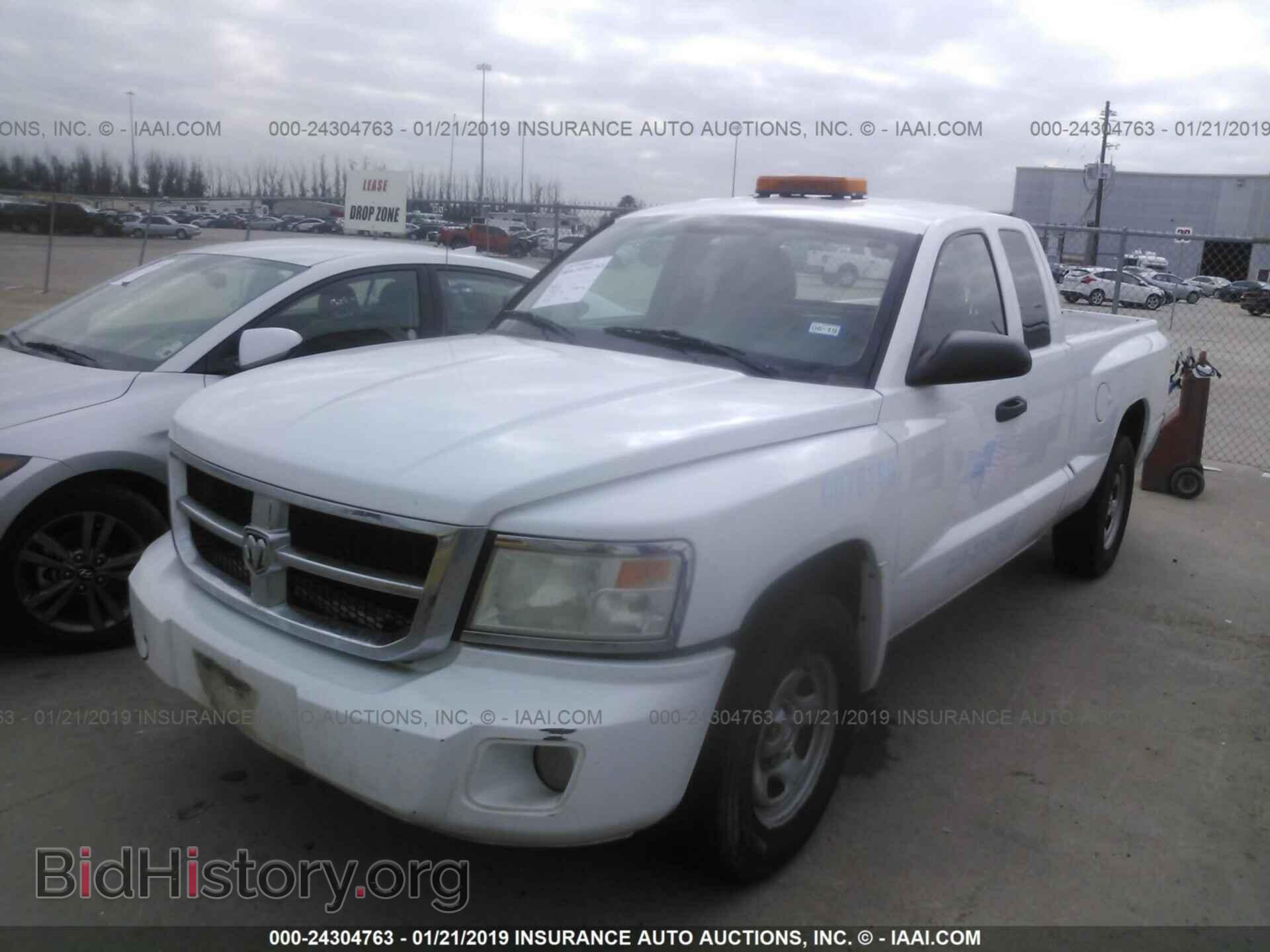 2011 DODGE DAKOTA - VIN: 1D7RE2BK5BS666870 - Фото 2