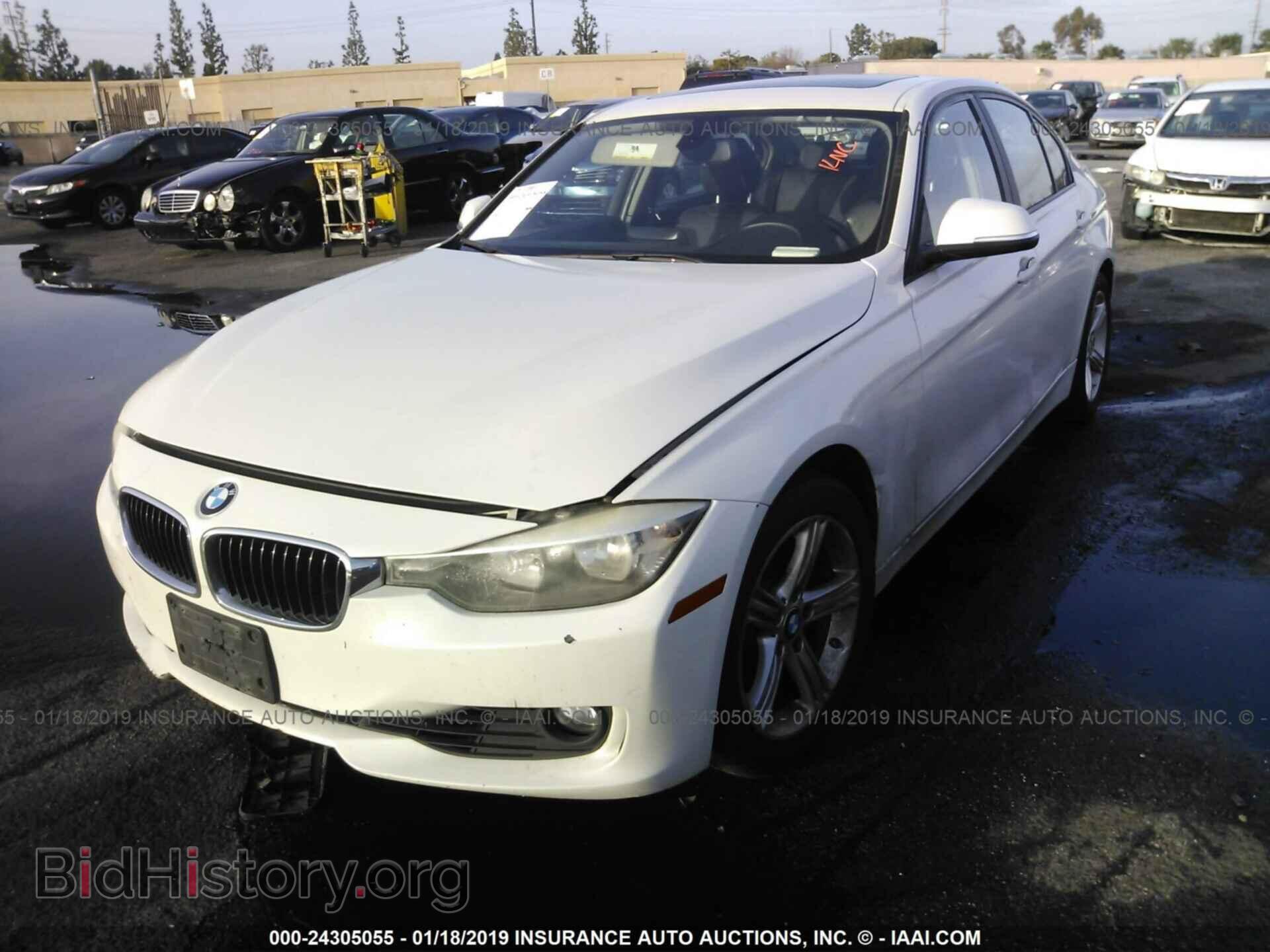 2013 BMW 328 - VIN: WBA3C1C55DF435520 - Фото 2